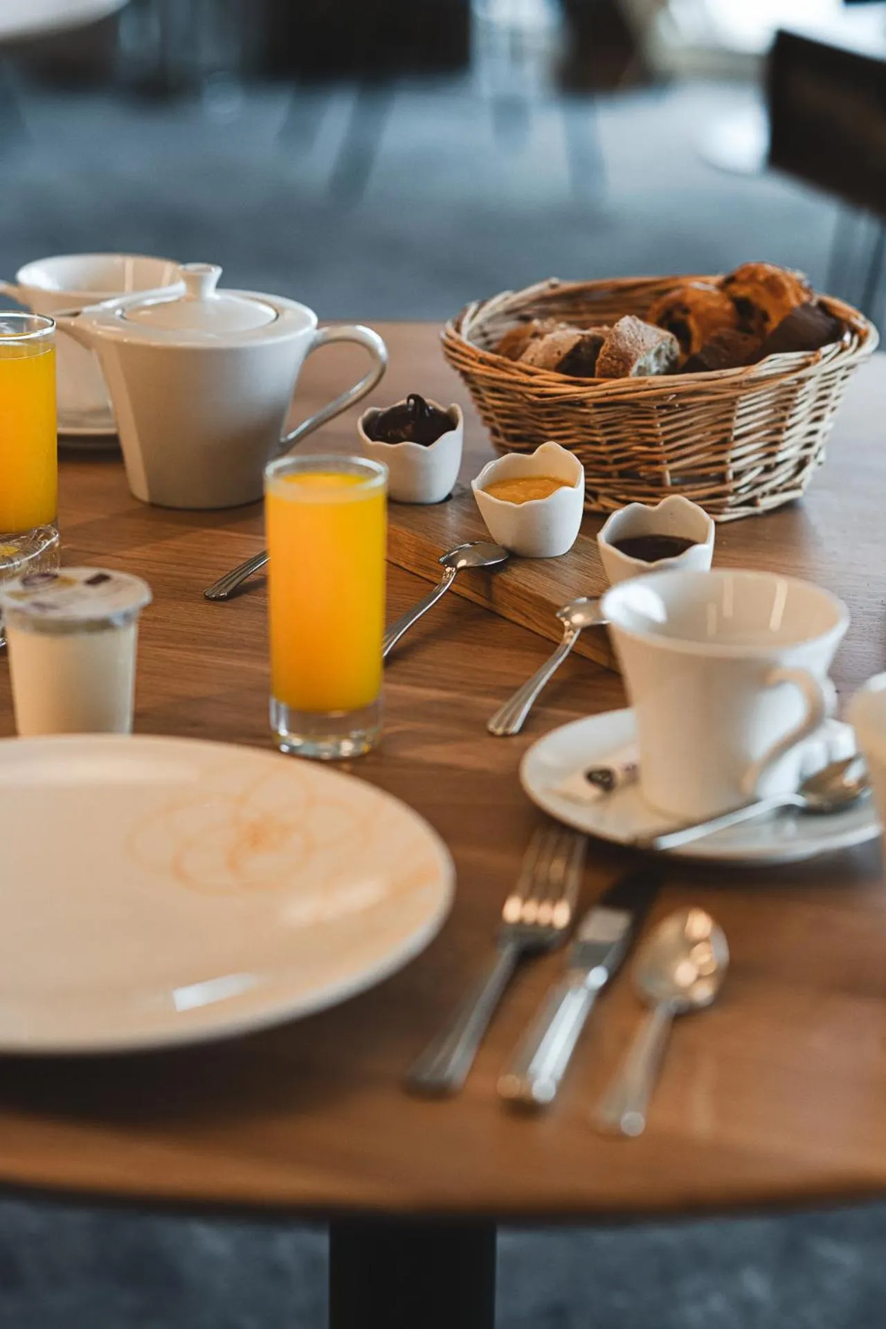 Food and drinks in Logis Hôtellerie Les Brisants , Restaurant J M Perochon