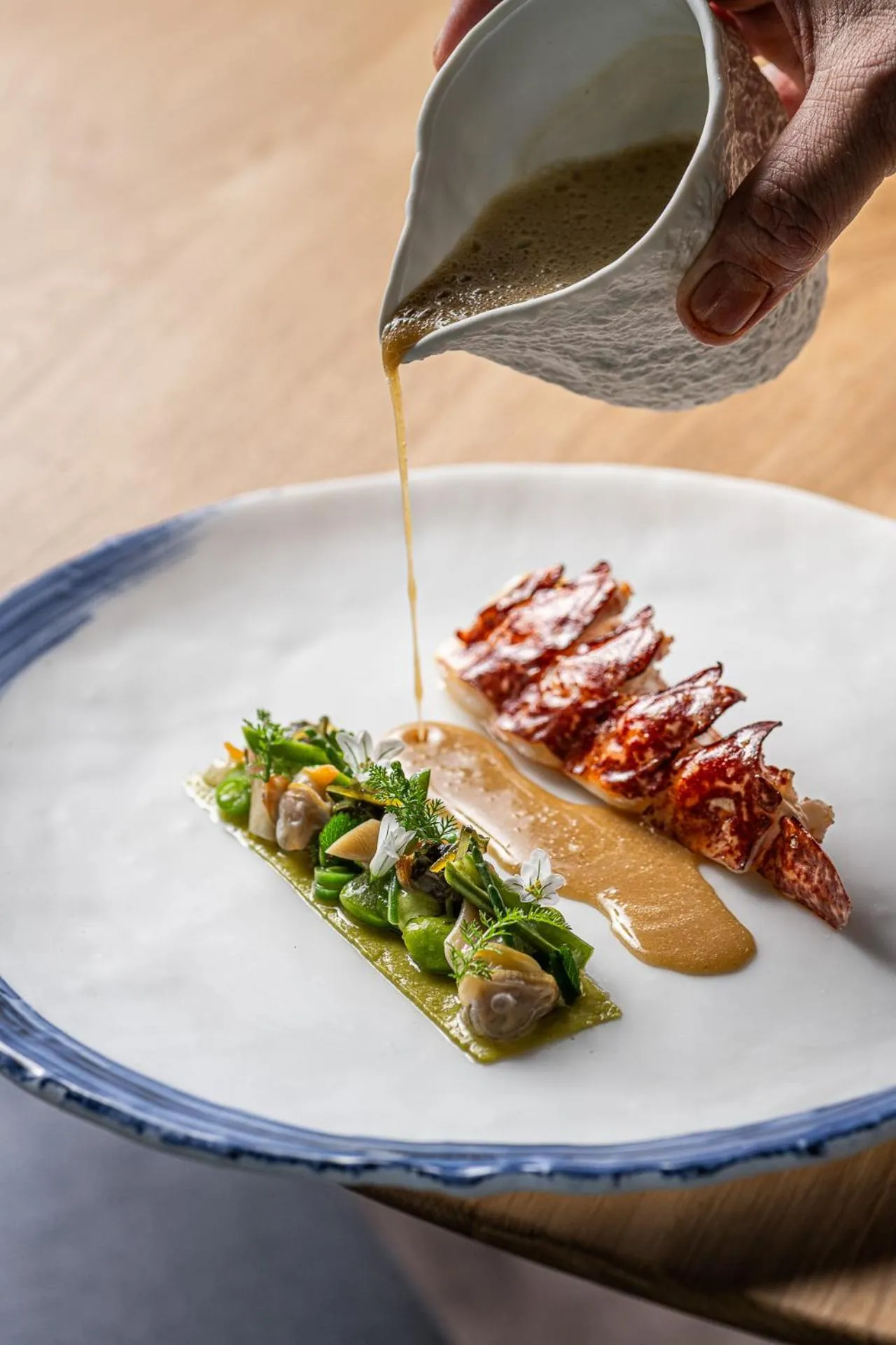 Restaurant/places to eat in Logis Hôtellerie Les Brisants , Restaurant J M Perochon