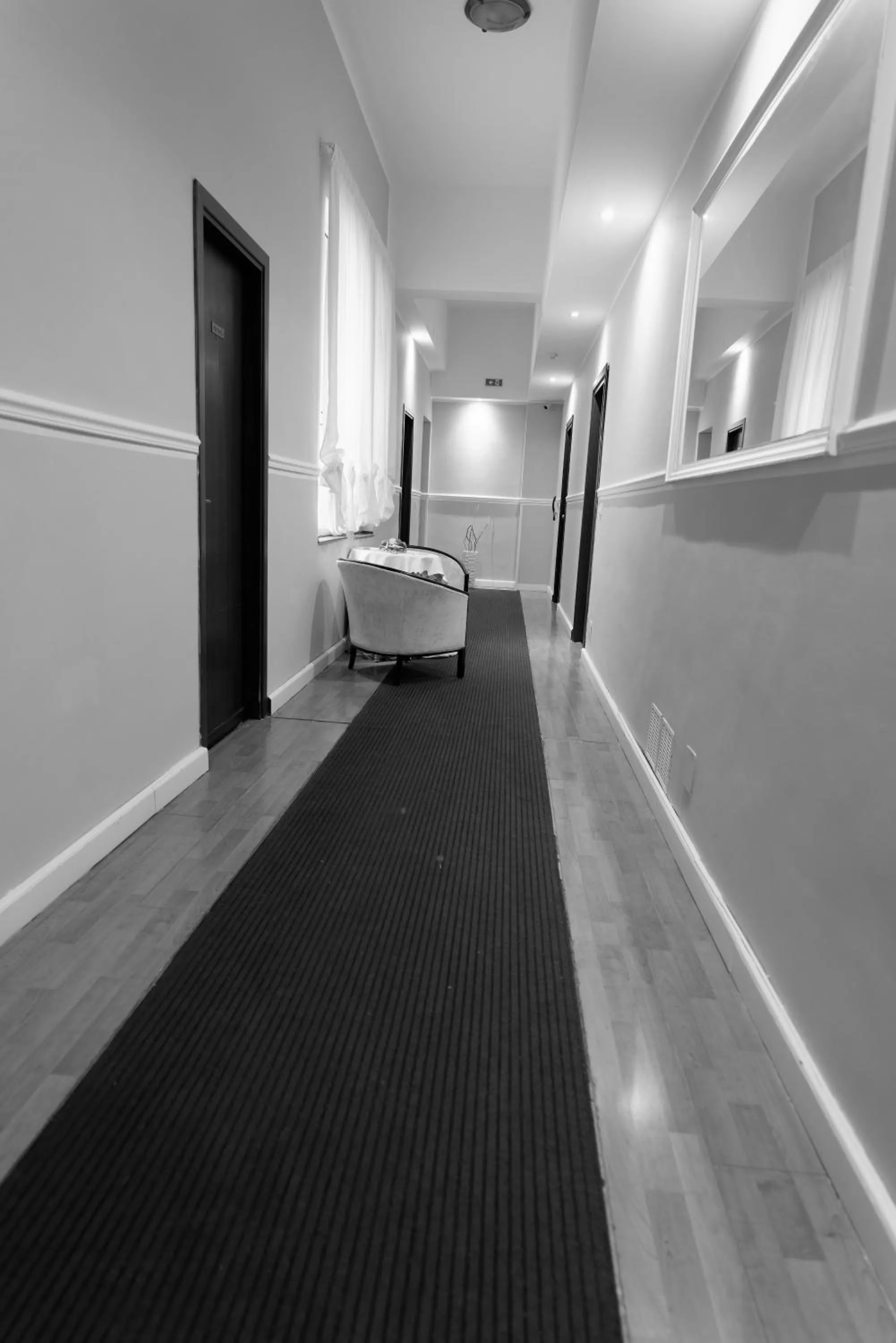 Inner courtyard view, Bed in Hotel Sant'Elia