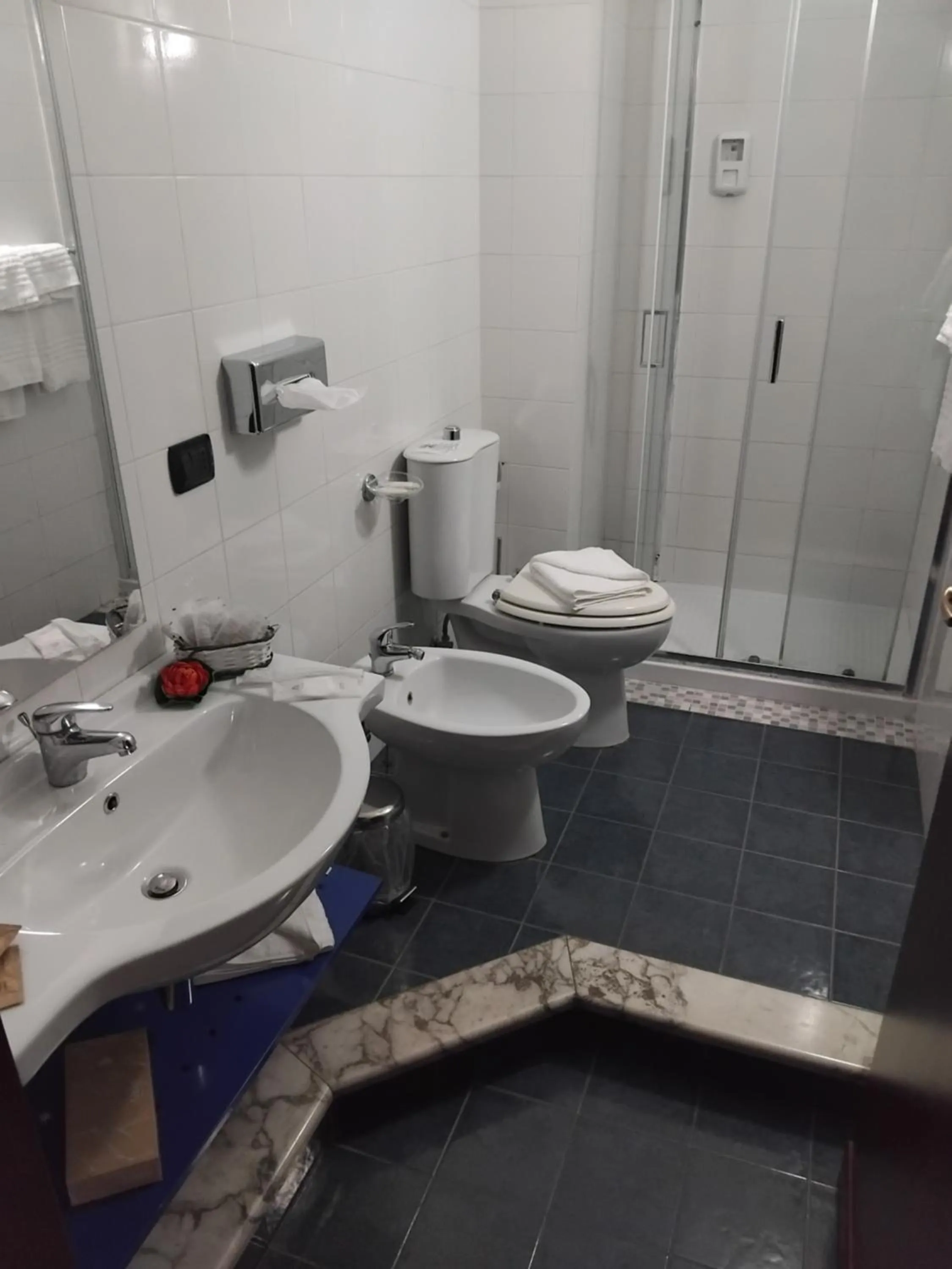 Shower in Hotel Sant'Elia