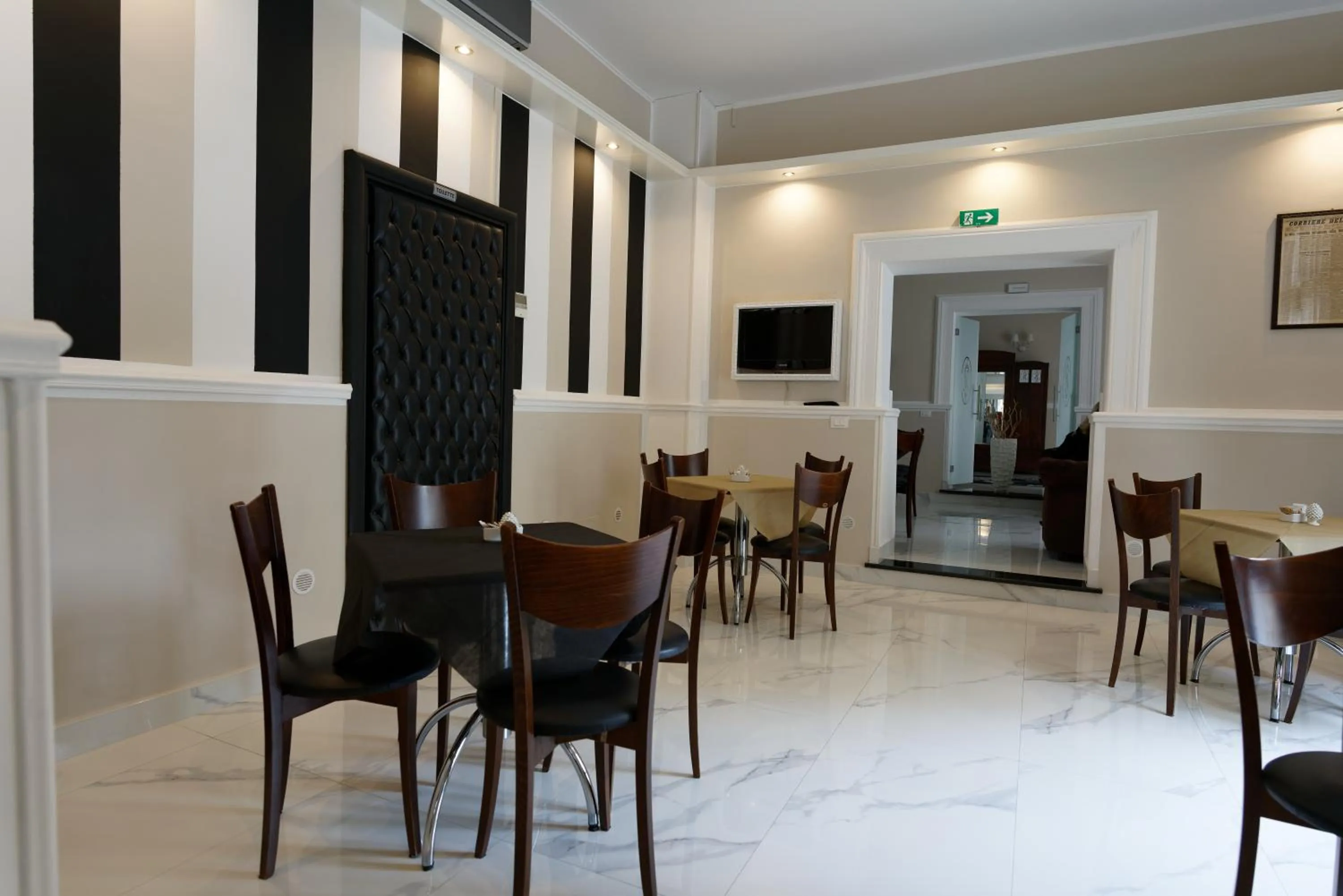 Communal lounge/ TV room in Hotel Sant'Elia