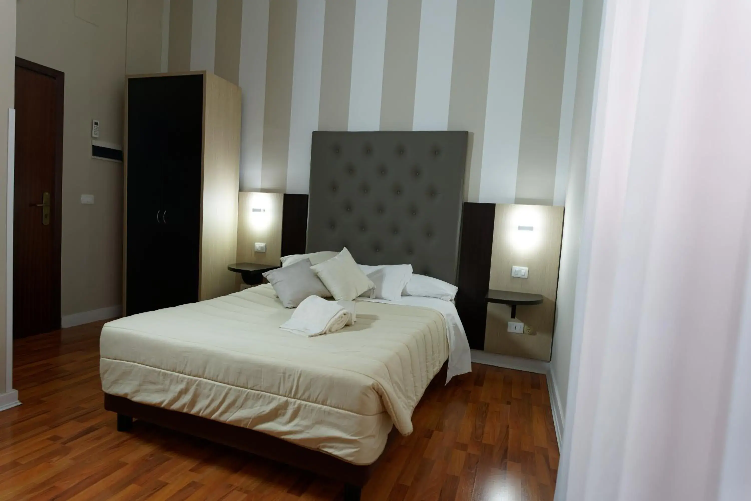 Double Room with French Bed in Hotel Sant'Elia Double Room with French Bed in Hotel Sant'Elia