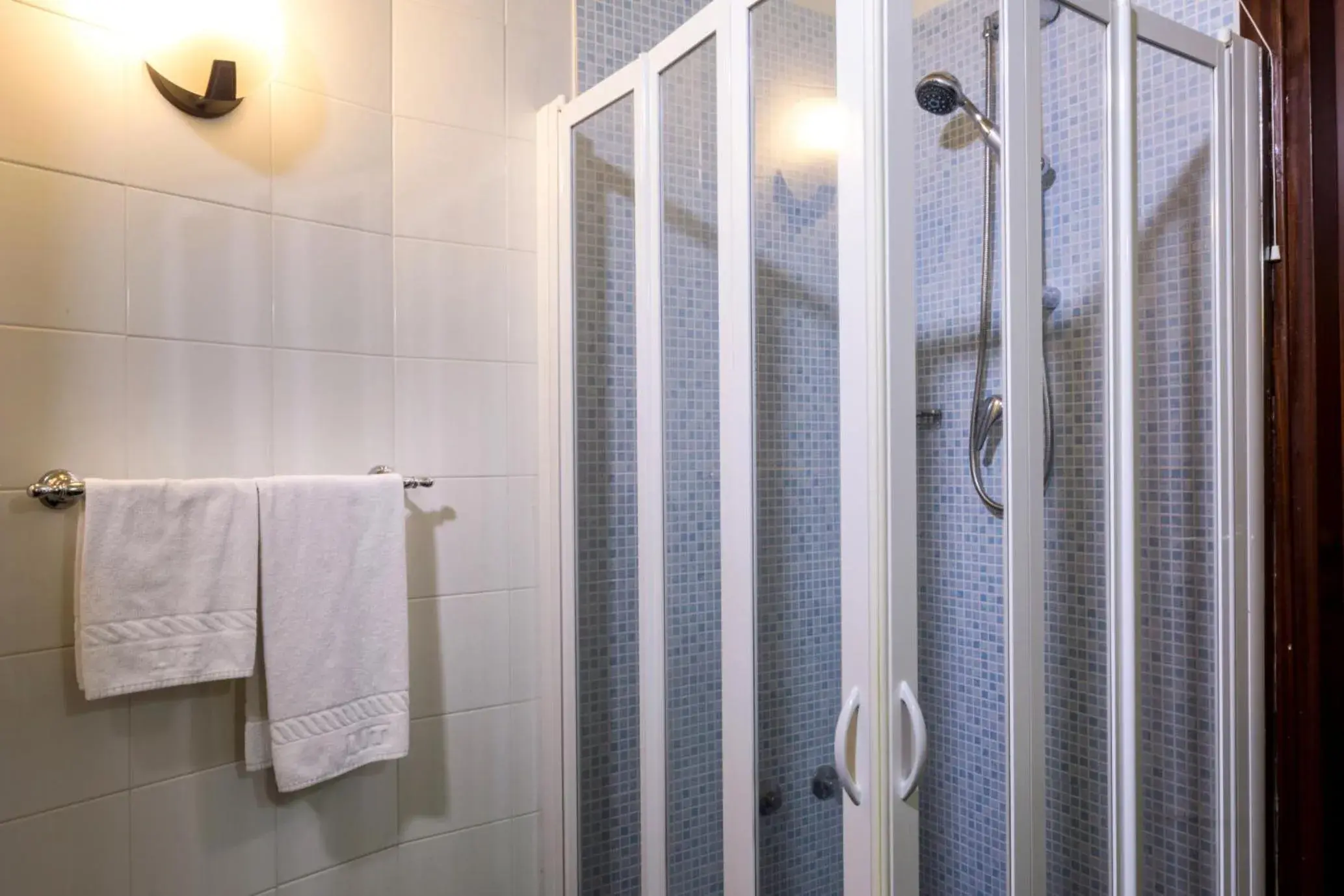 Double Room with French Bed in Hotel Sant'Elia Double Room with French Bed in Hotel Sant'Elia