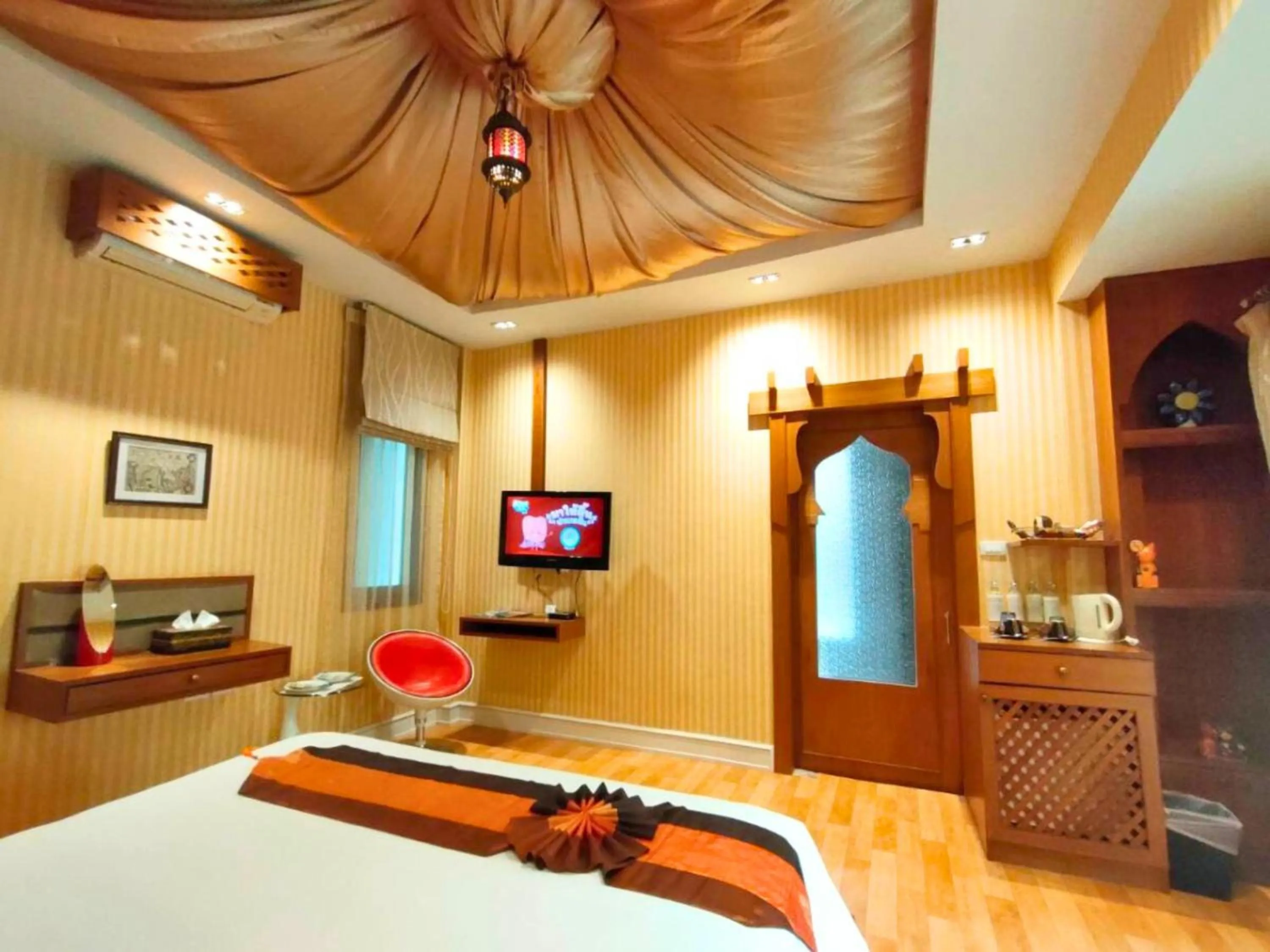 Bed in Vartika Resovilla Kuiburi Beach Resort and Villas