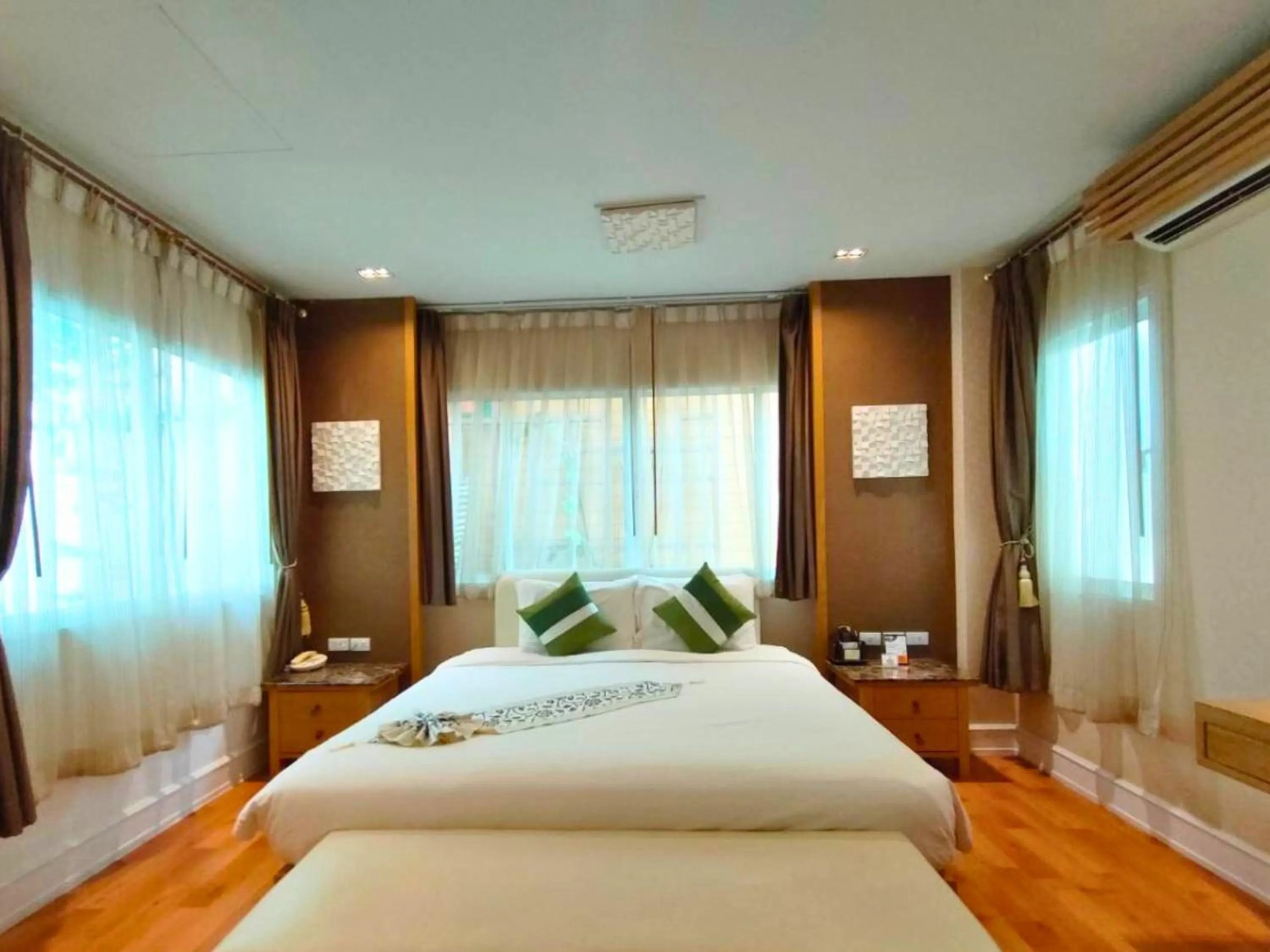 Bed in Vartika Resovilla Kuiburi Beach Resort and Villas