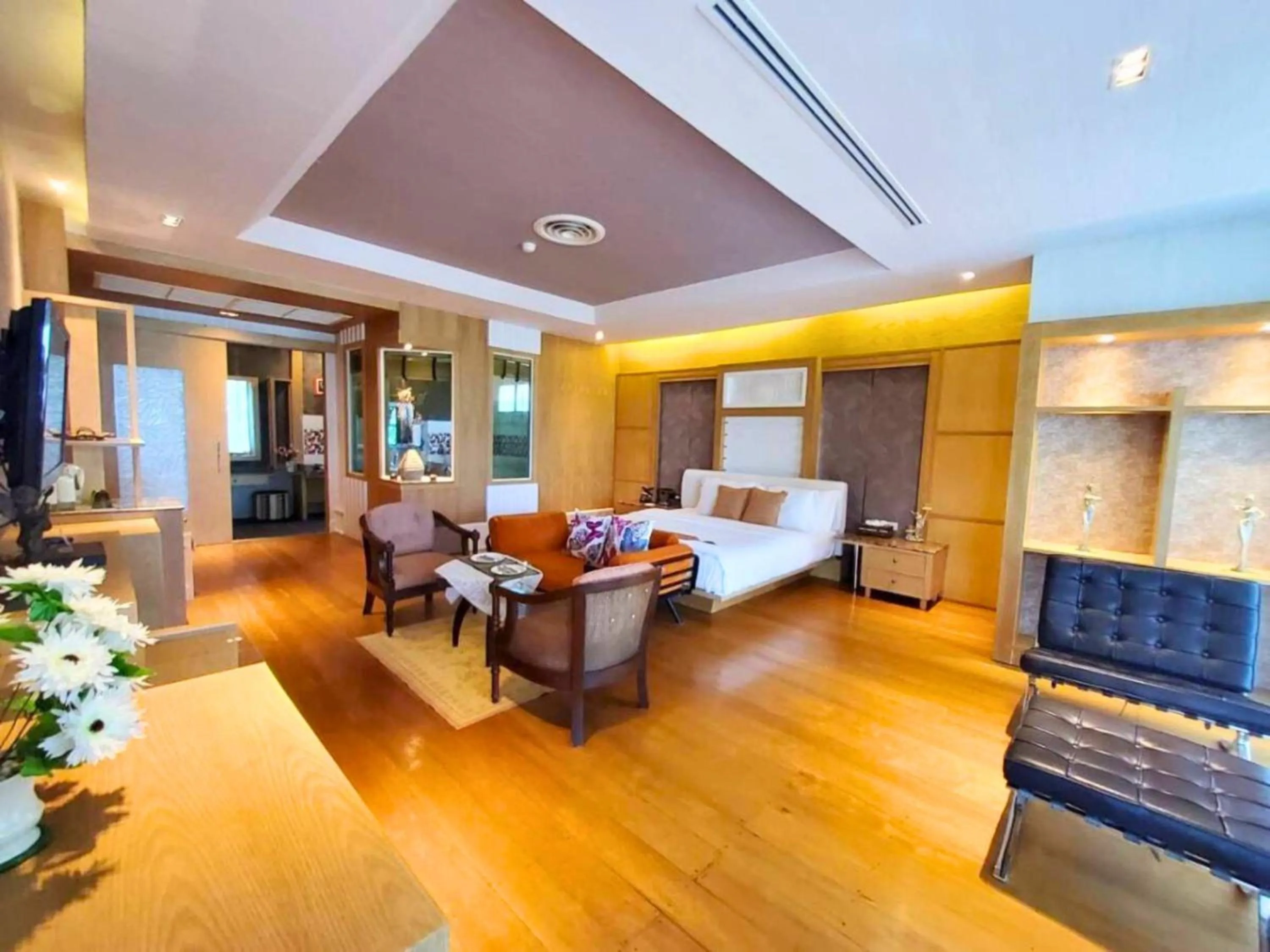 Bed in Vartika Resovilla Kuiburi Beach Resort and Villas