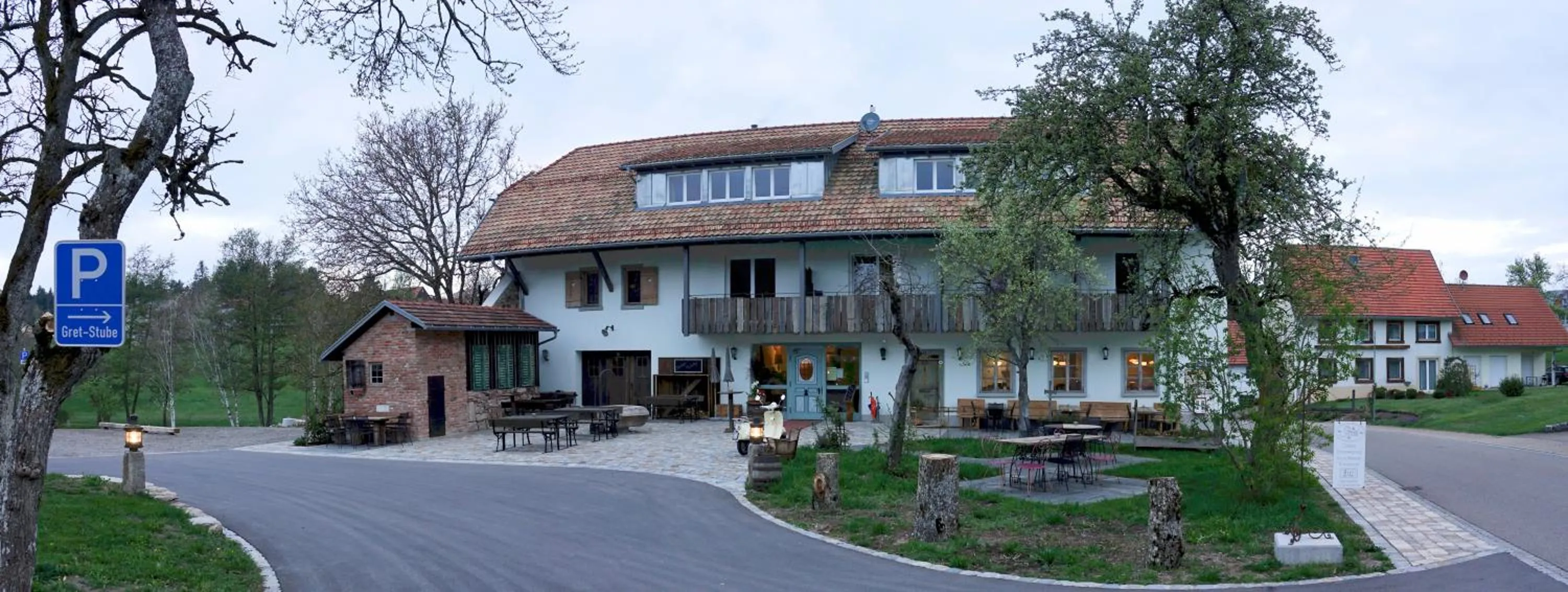 Facade/entrance in Gret-Stube