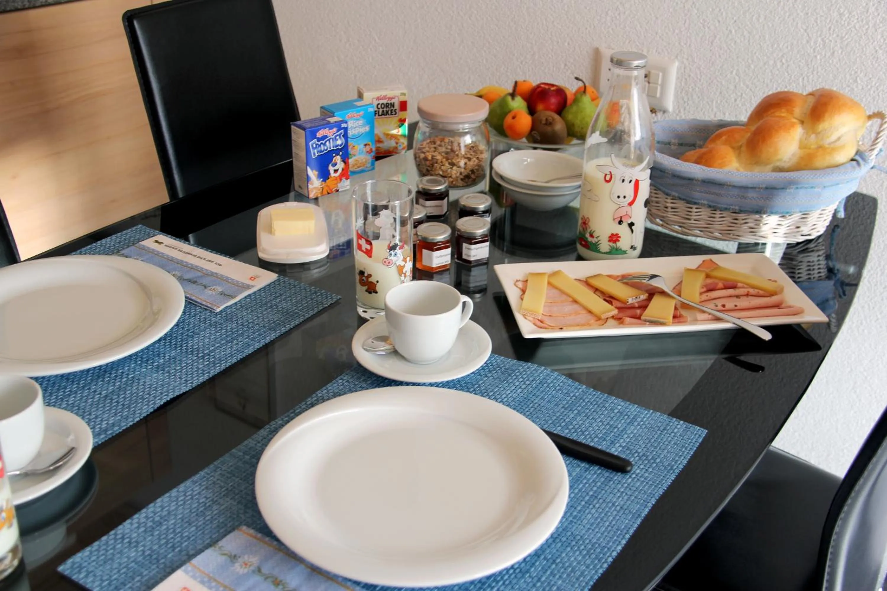 Dining area in B&B Ferienhof am See