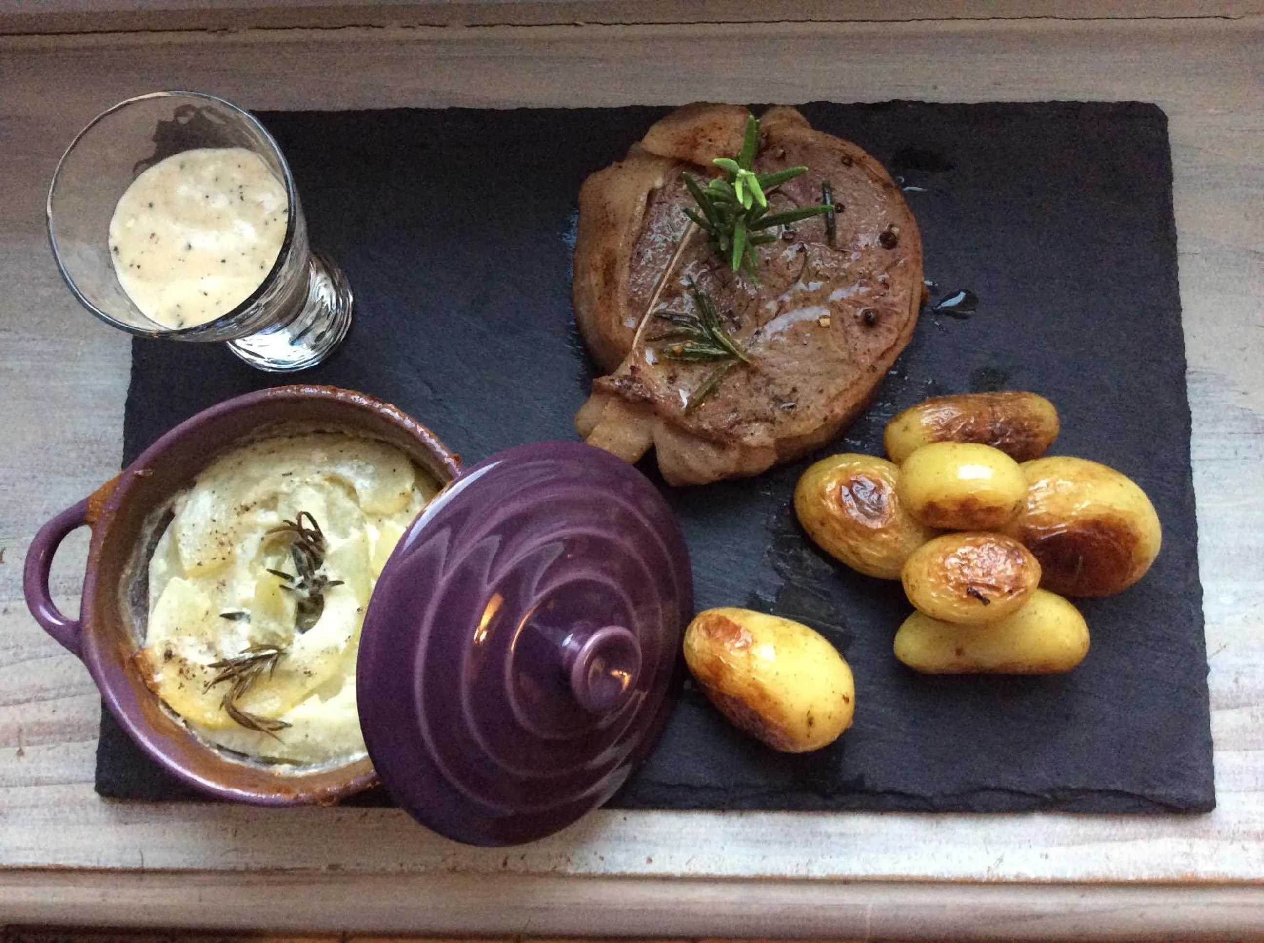 Restaurant/places to eat in L'hostellerie du chateau