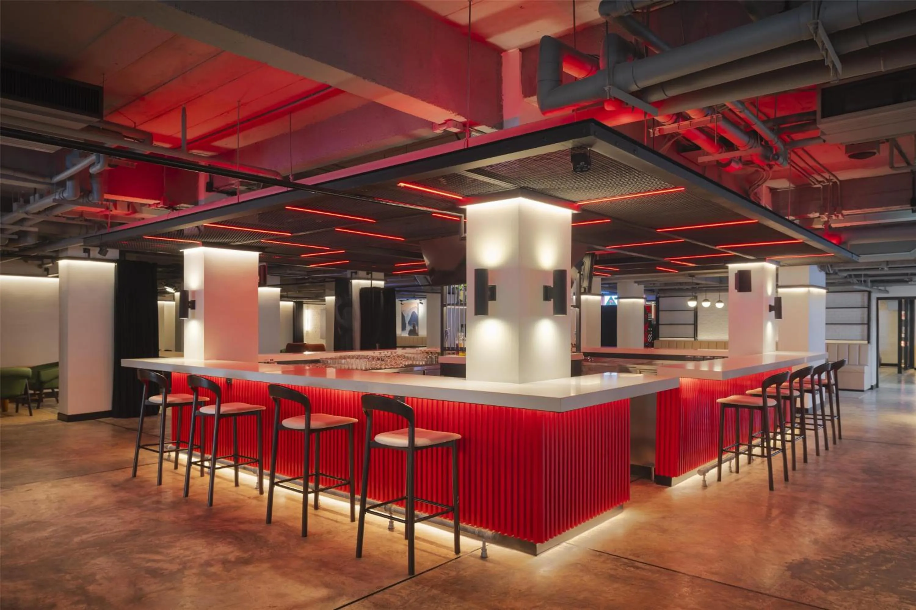 Lounge or bar in Radisson RED Phuket Patong Beach