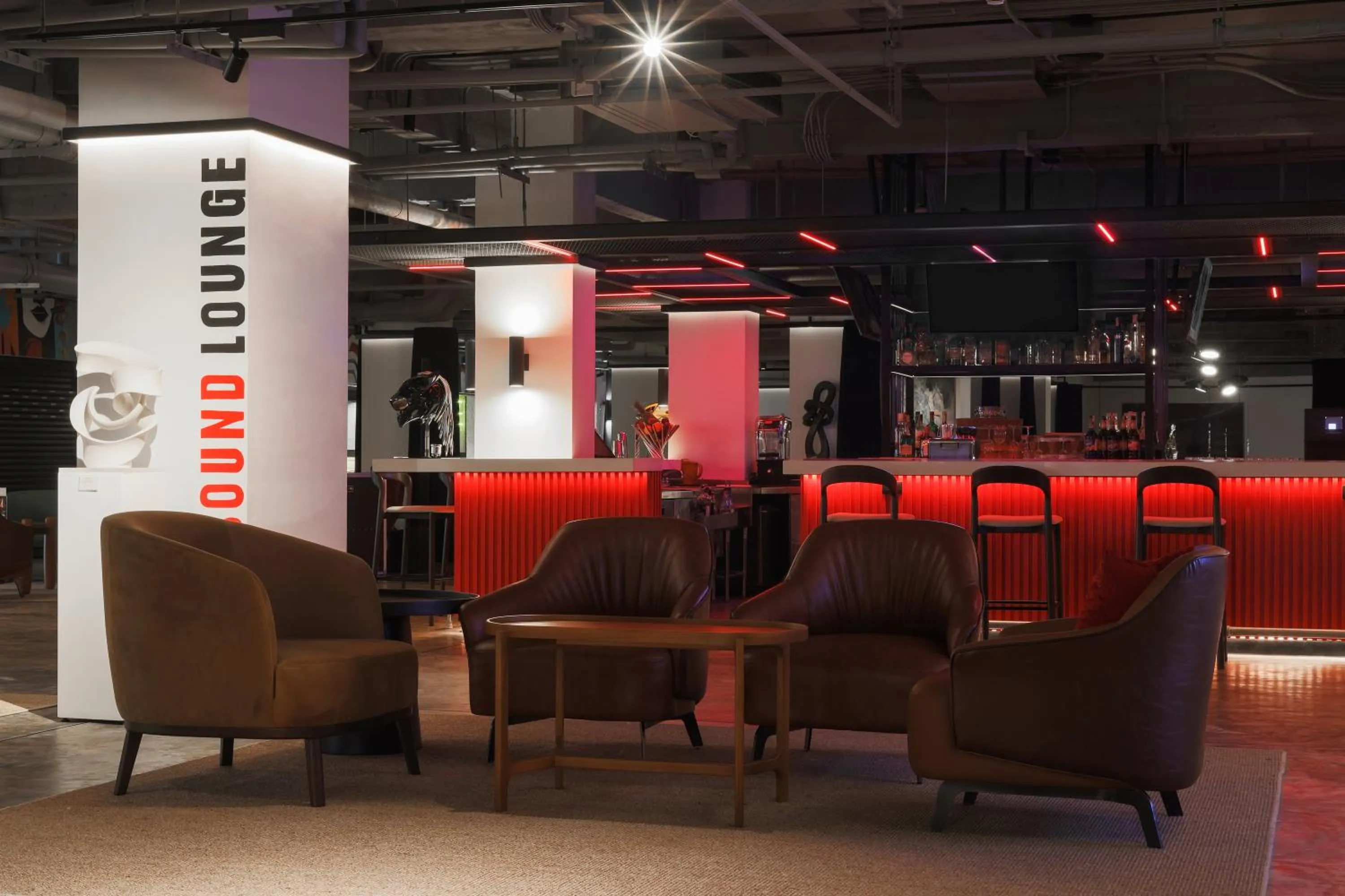 Lounge or bar in Radisson RED Phuket Patong Beach