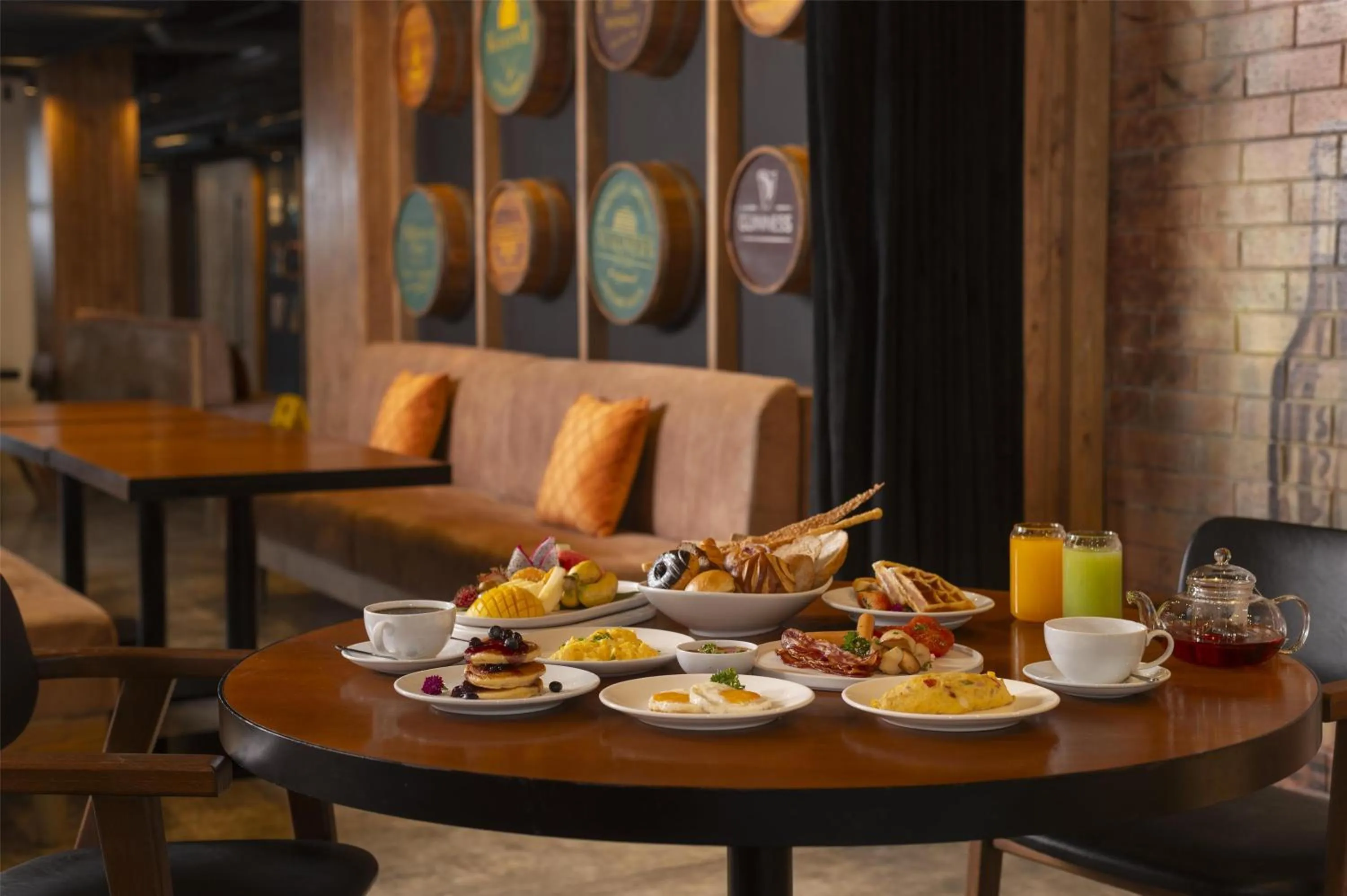 Restaurant/places to eat in Radisson RED Phuket Patong Beach