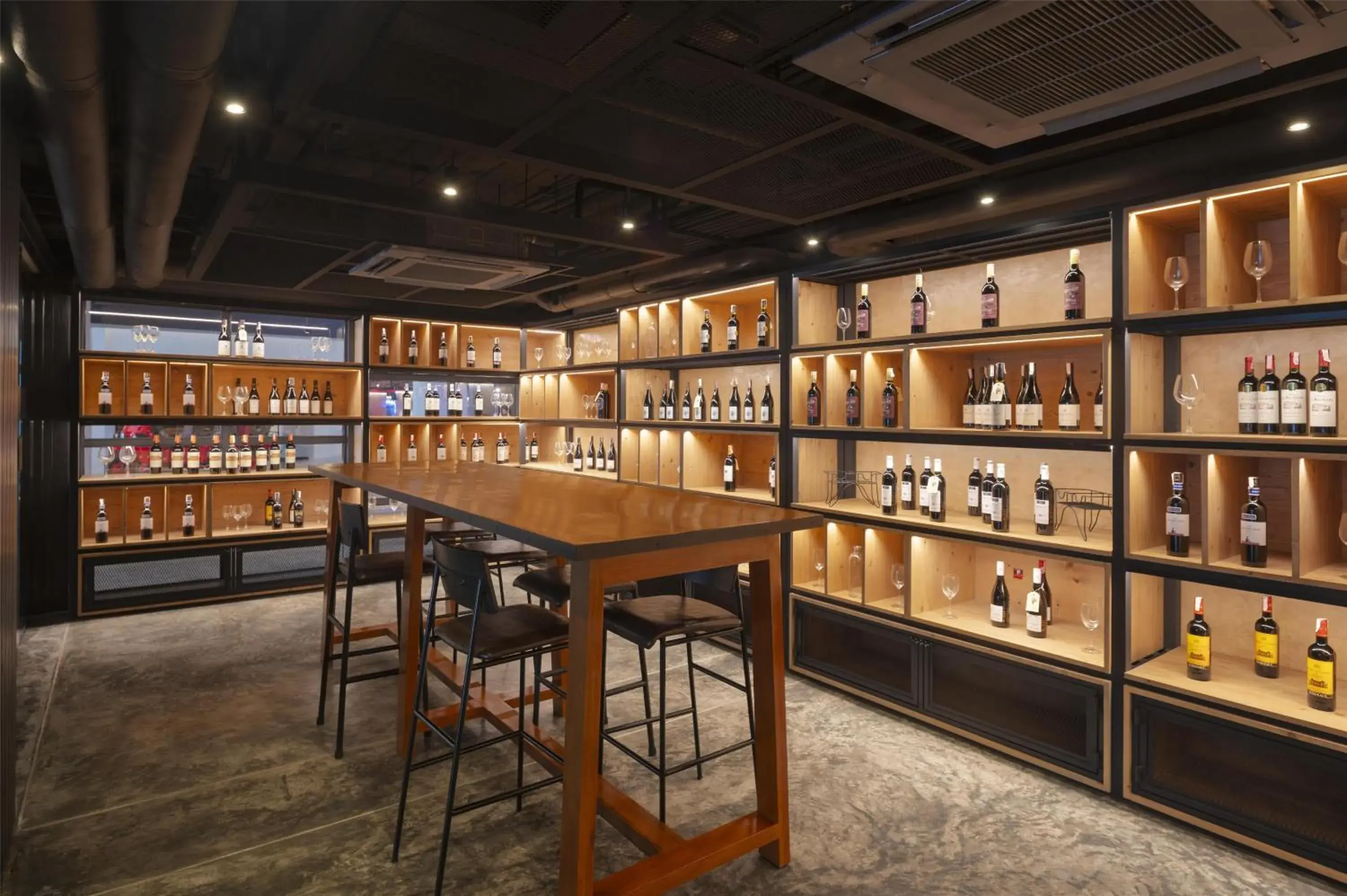 Restaurant/places to eat in Radisson RED Phuket Patong Beach Restaurant/places to eat in Radisson RED Phuket Patong Beach