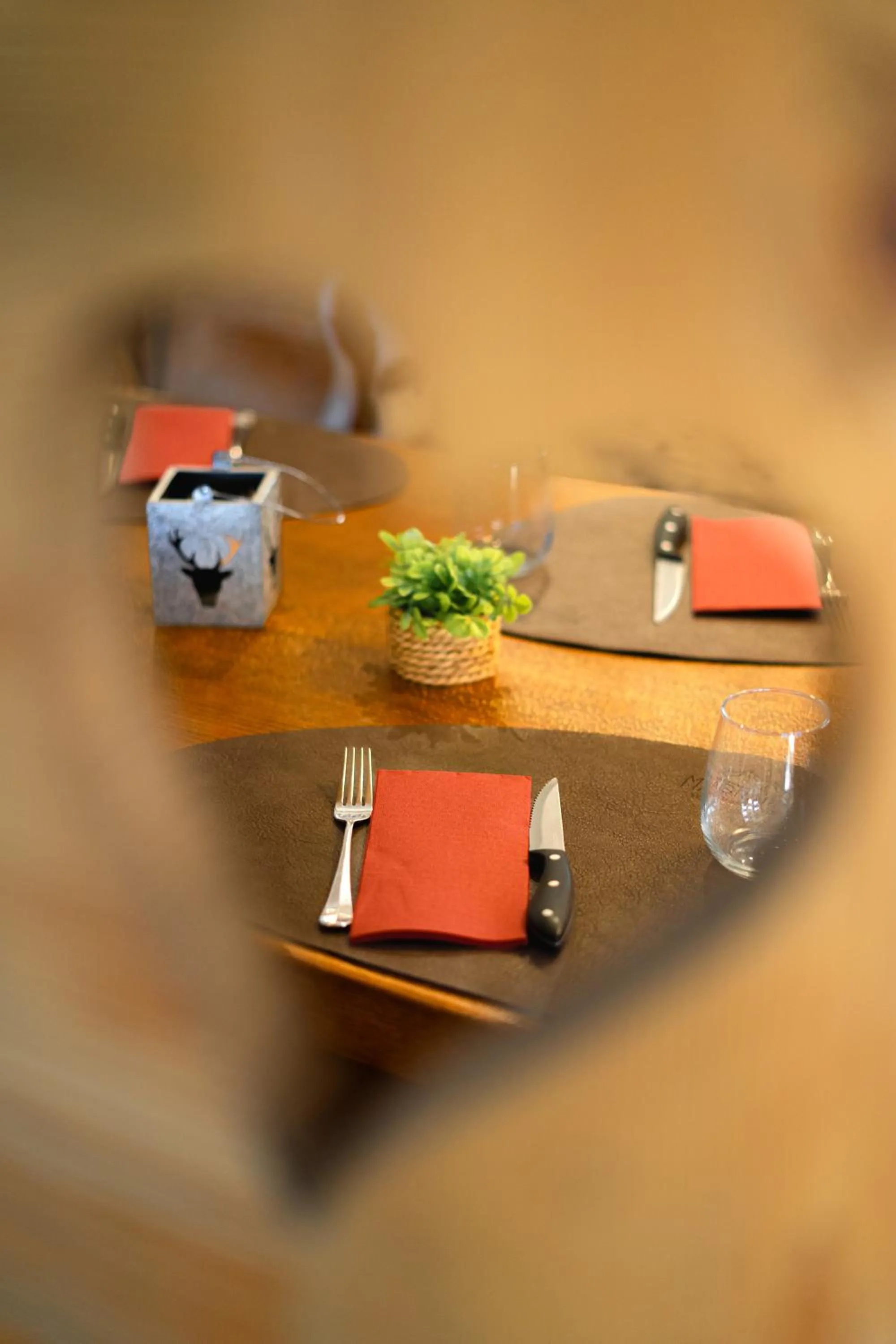 Restaurant/places to eat in Hôtel Magrappé