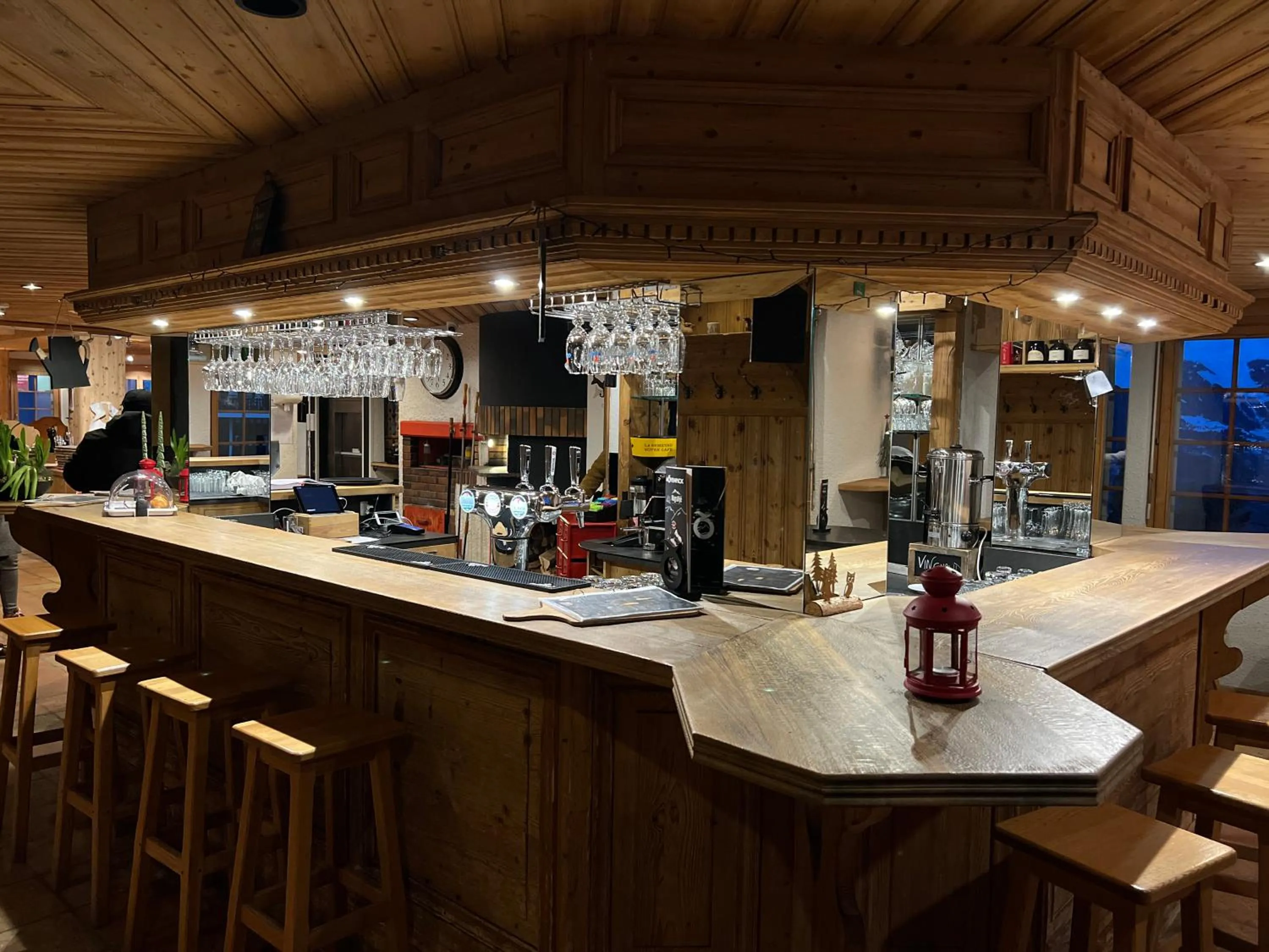 Lounge or bar in Hôtel Magrappé