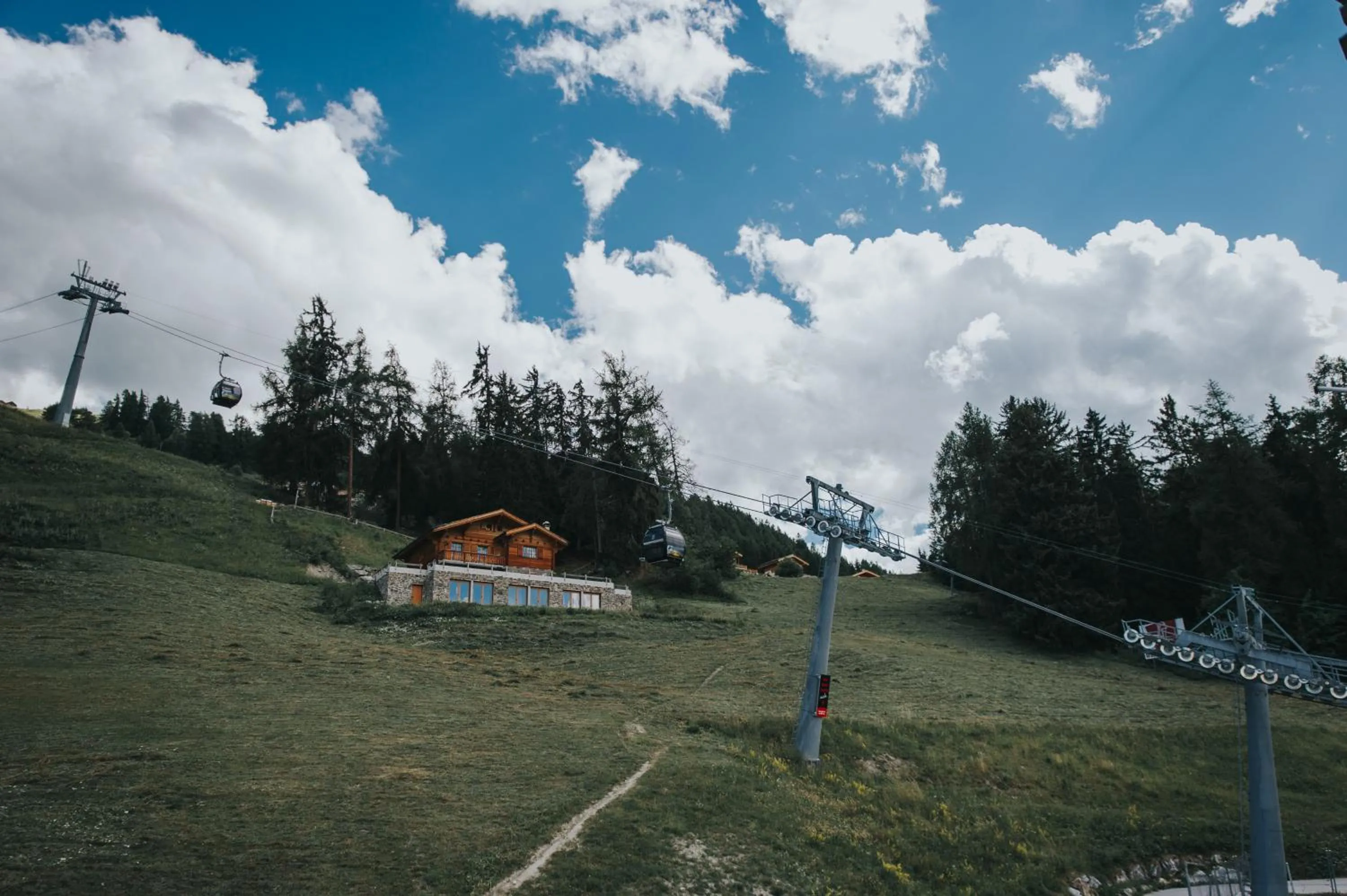 Property building in Hôtel Magrappé