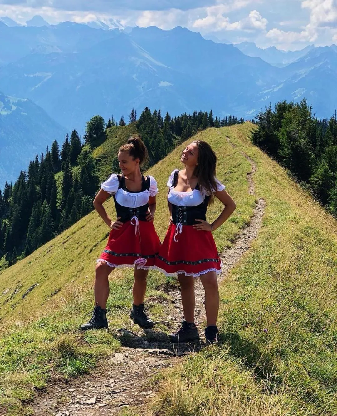 Hiking in Balmers Hostel