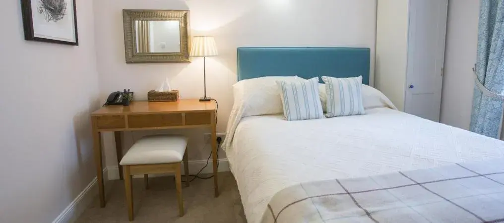 Small Double Room in Bridgend Hotel Small Double Room in Bridgend Hotel