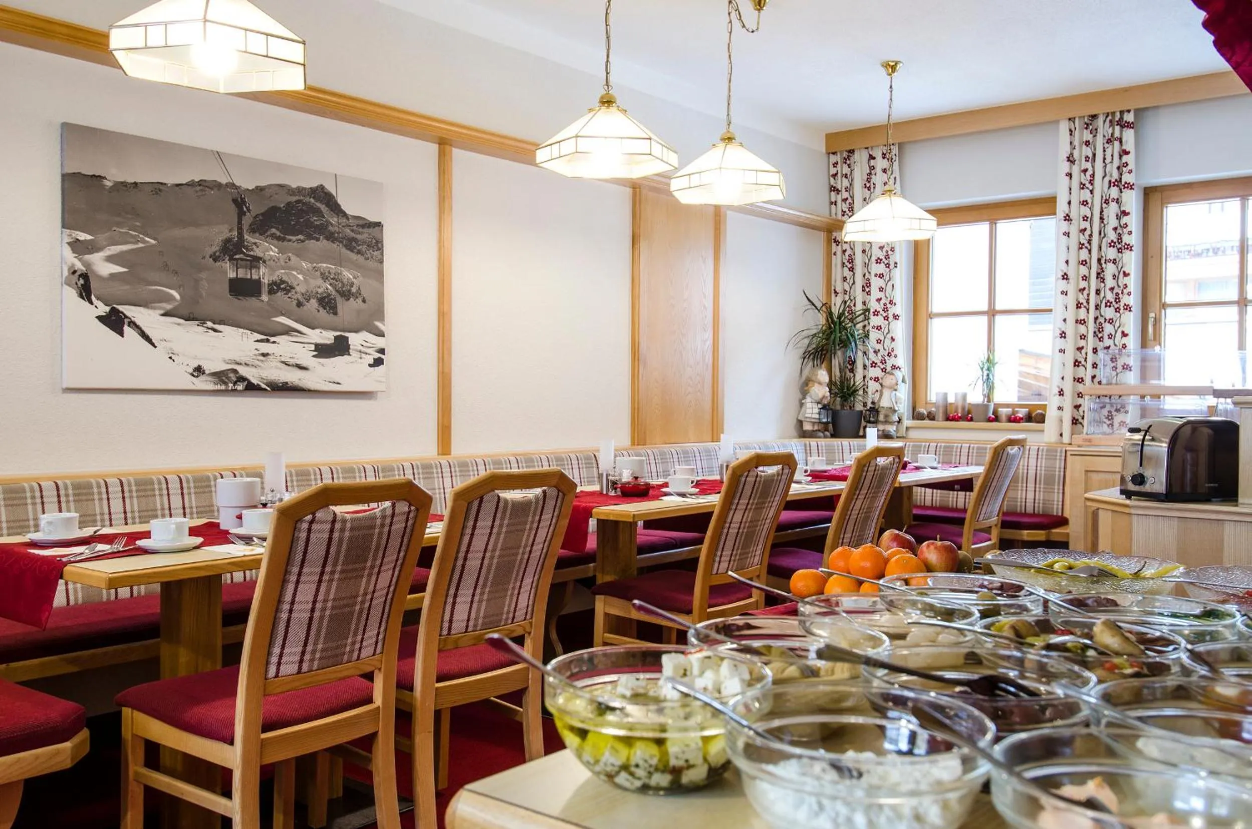 Restaurant/places to eat in Hotel Idhof