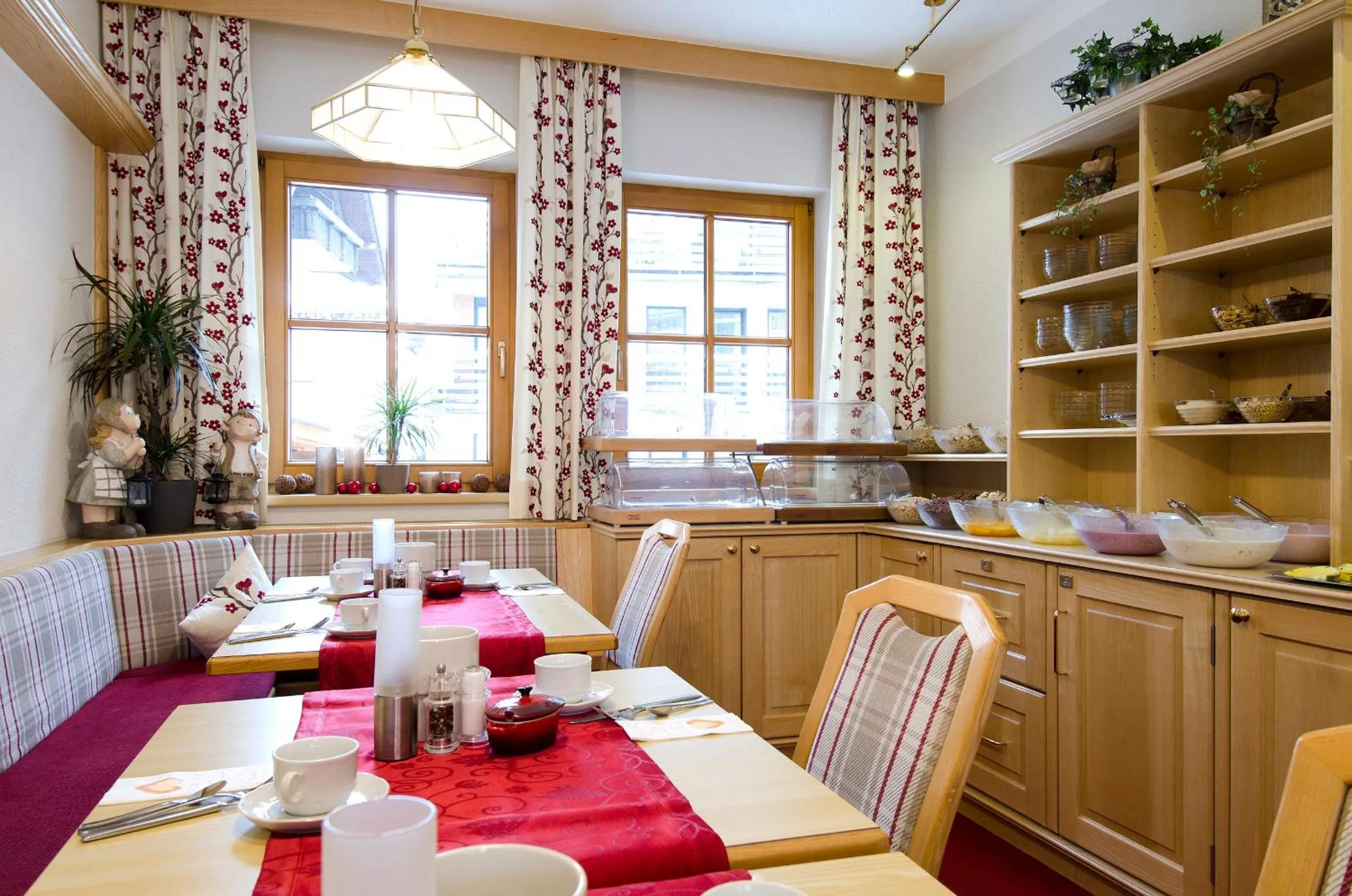 Restaurant/places to eat in Hotel Idhof