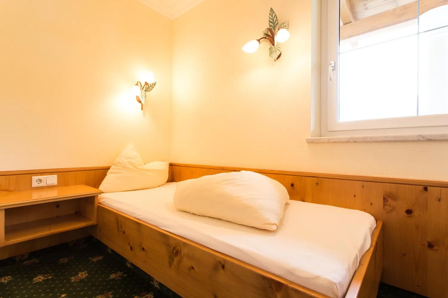 Bed in Alpenresidenz Ballunspitze - Kinderhotel