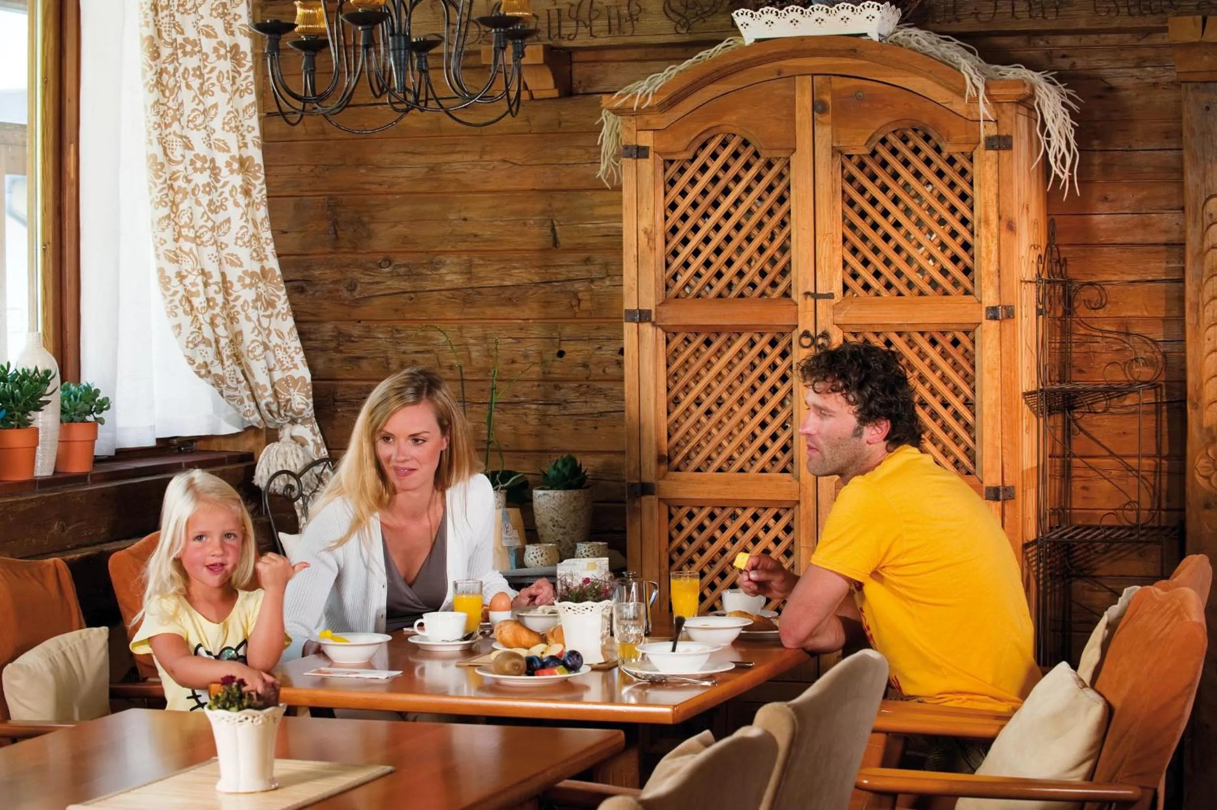 Restaurant/places to eat in Alpenresidenz Ballunspitze - Kinderhotel