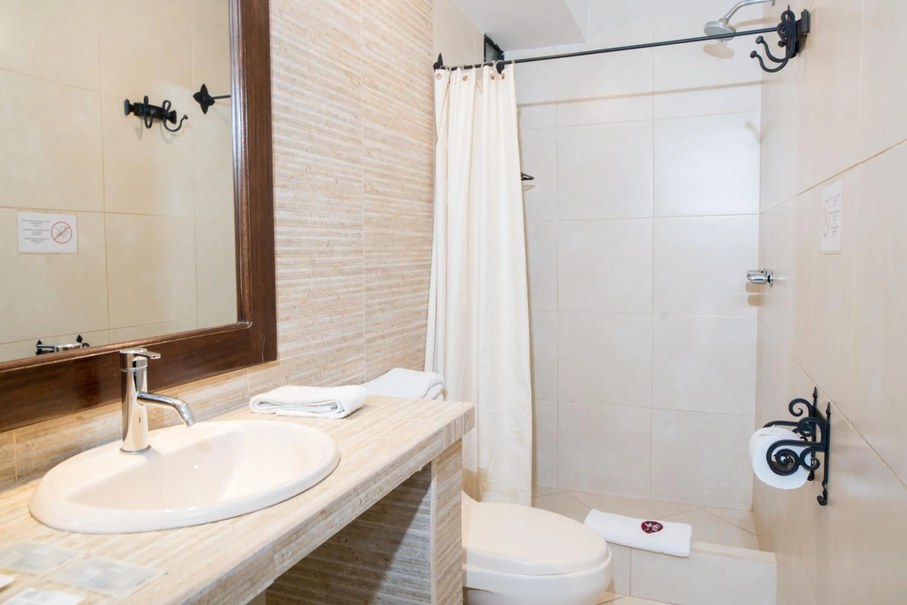 Shower in Hosteria de Anita