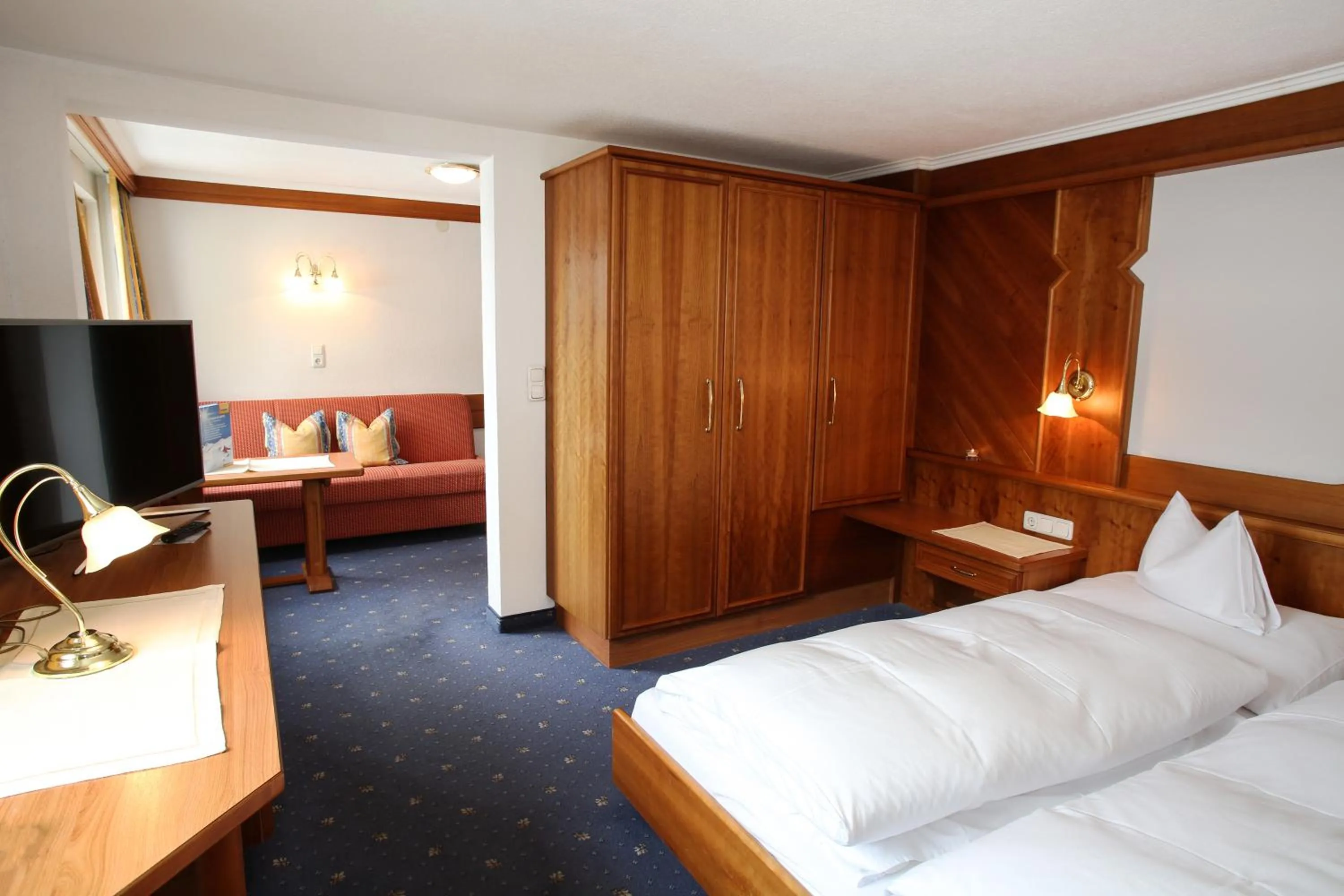 Photo of the whole room, Bed in Hotel Post Kappl