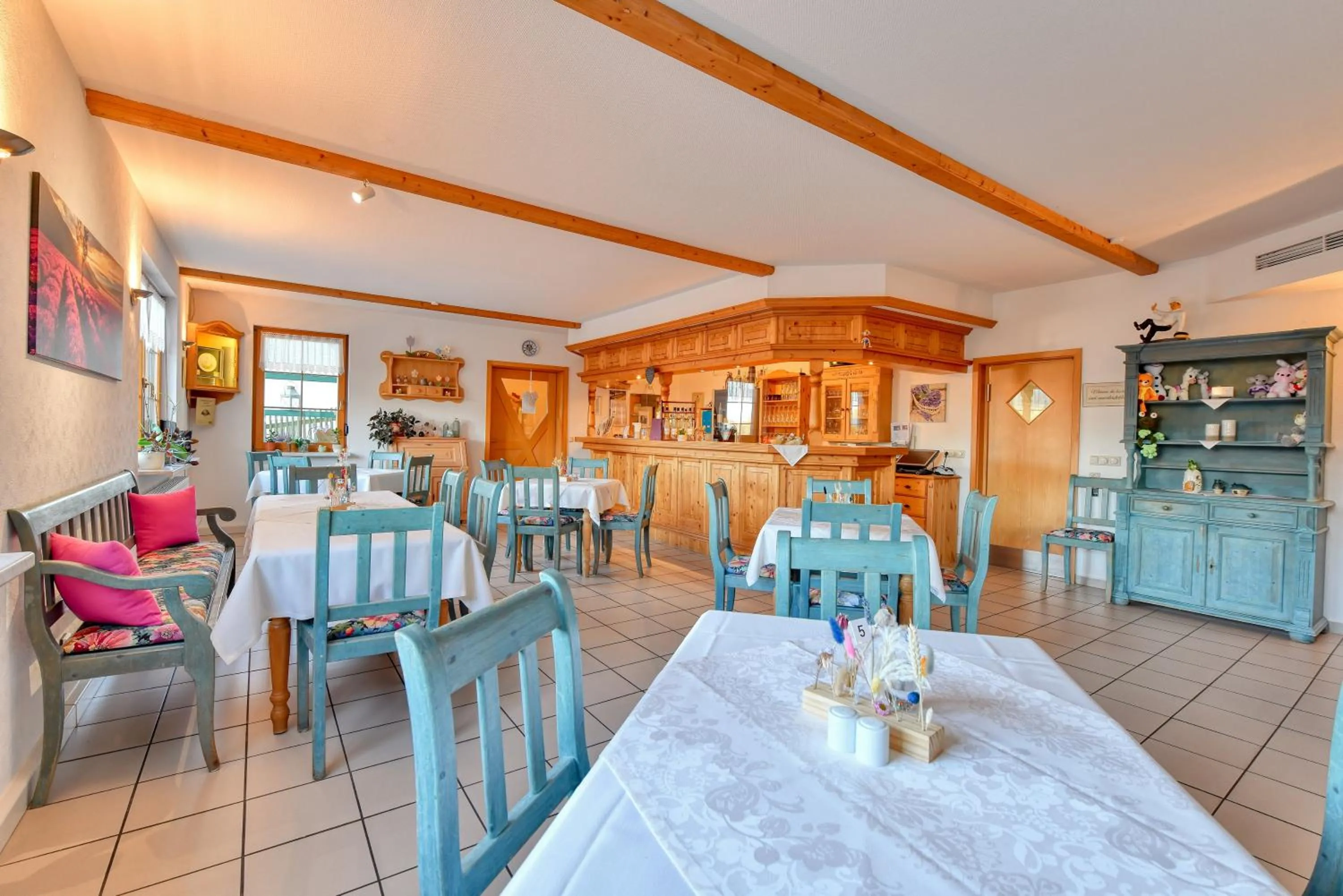 Restaurant/places to eat in Landhotel Jungbrunnen