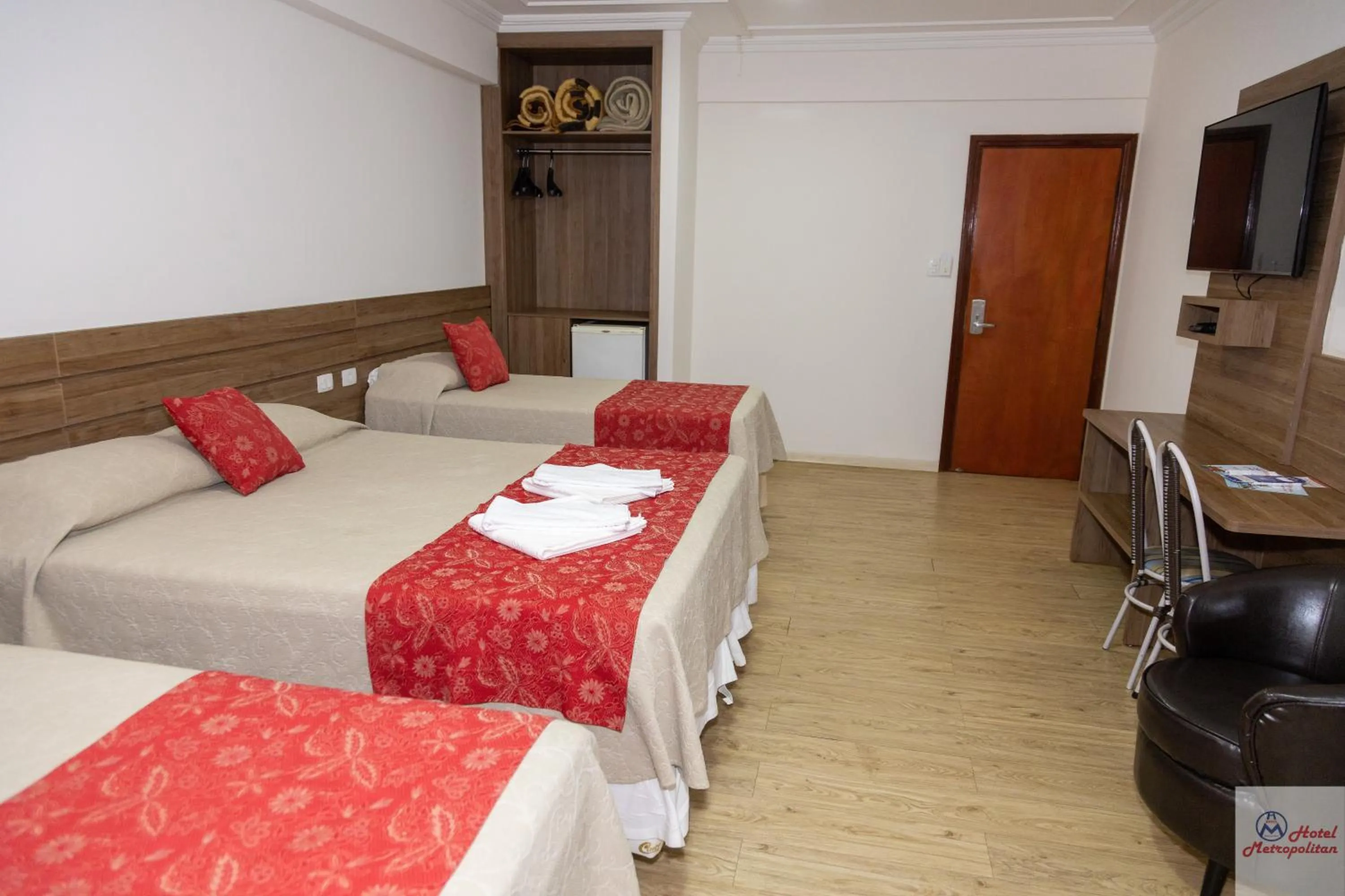 Bed in Hotel Metropolitan