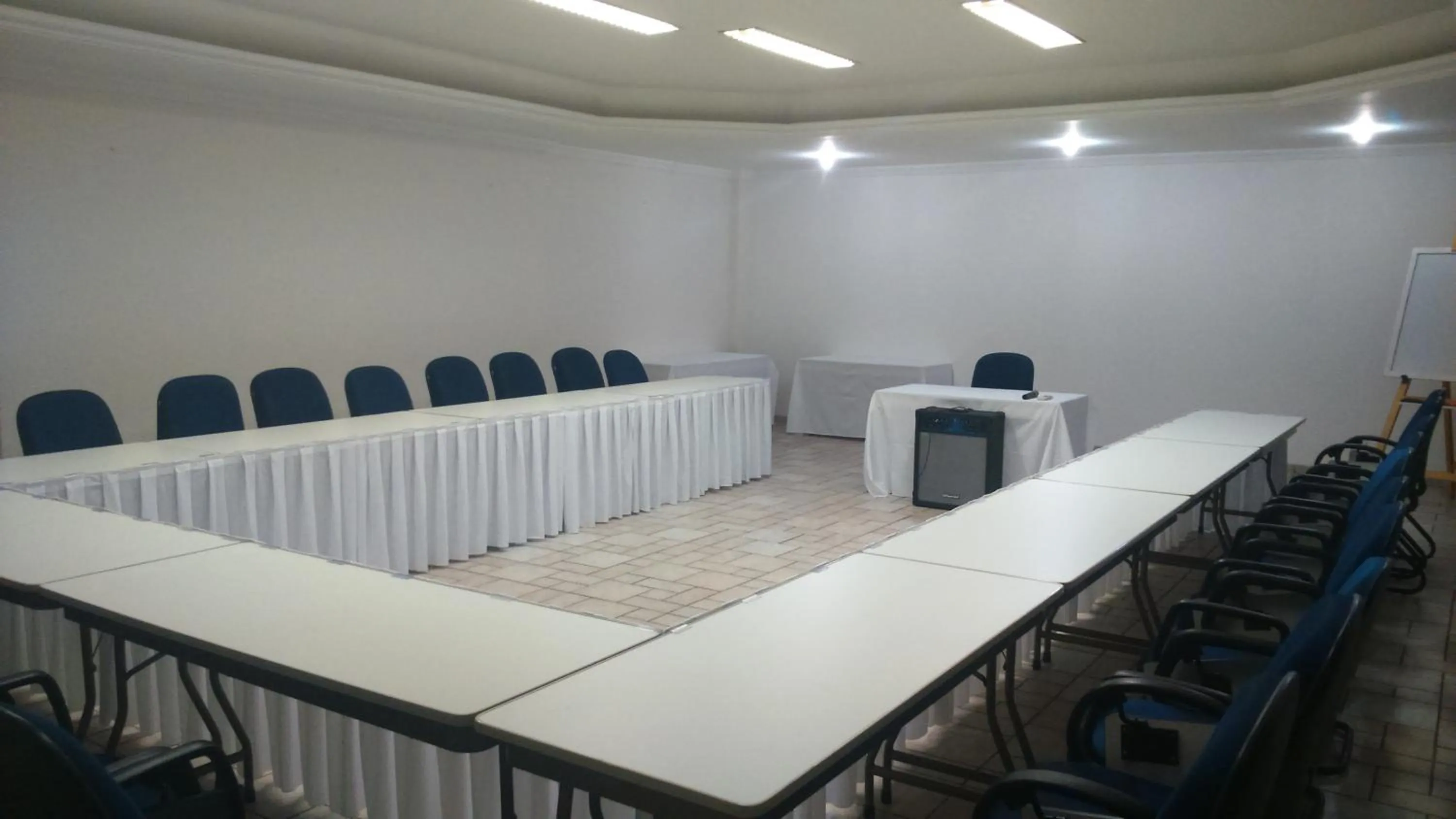 Business facilities in Hotel Metropolitan