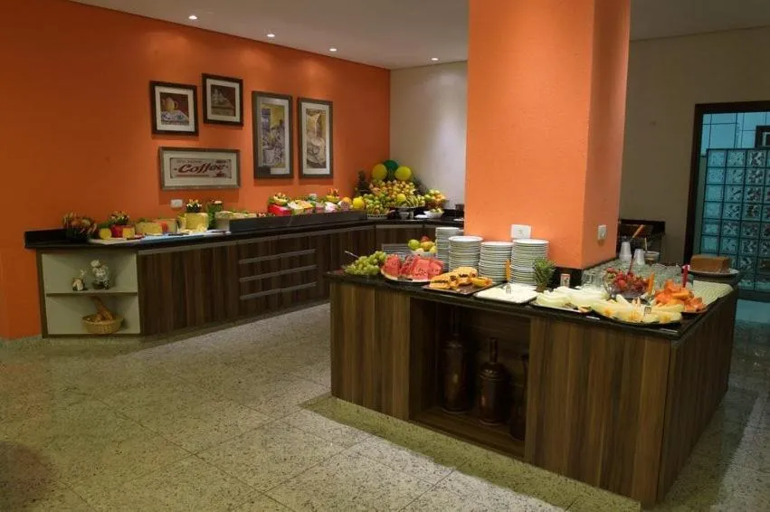 Buffet breakfast in Hotel Metropolitan