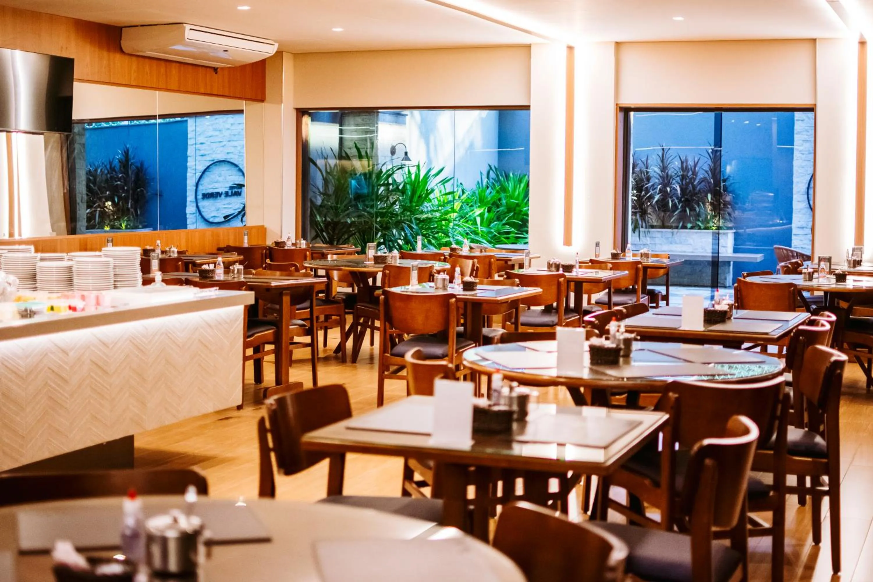 Restaurant/places to eat in Hotel Vale Verde