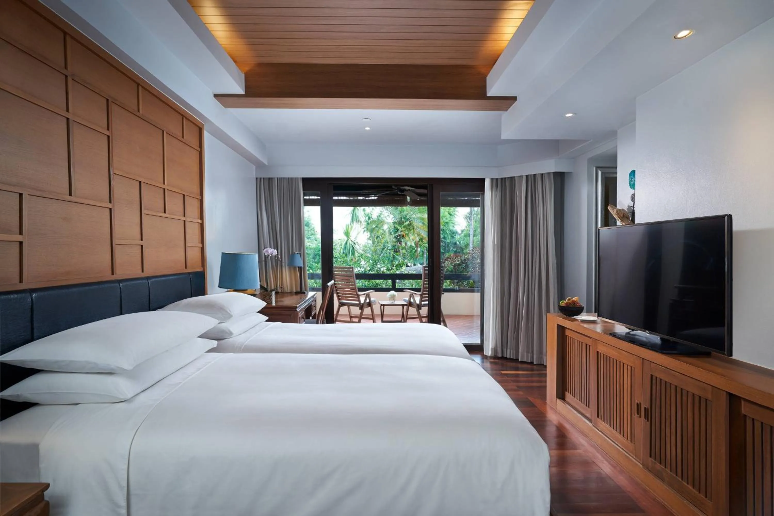 Photo of the whole room, Bed in Renaissance Koh Samui Resort & Spa