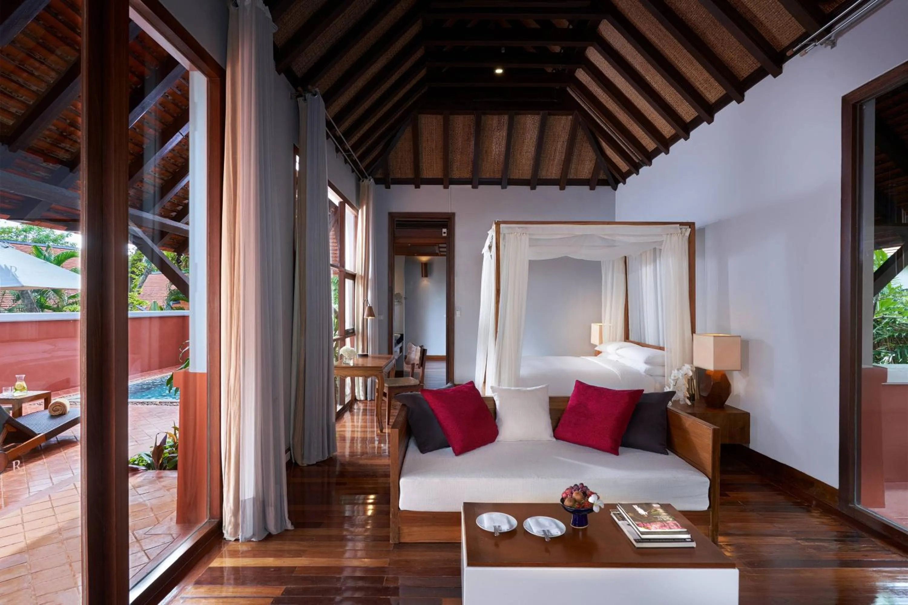 Swimming pool in Renaissance Koh Samui Resort & Spa