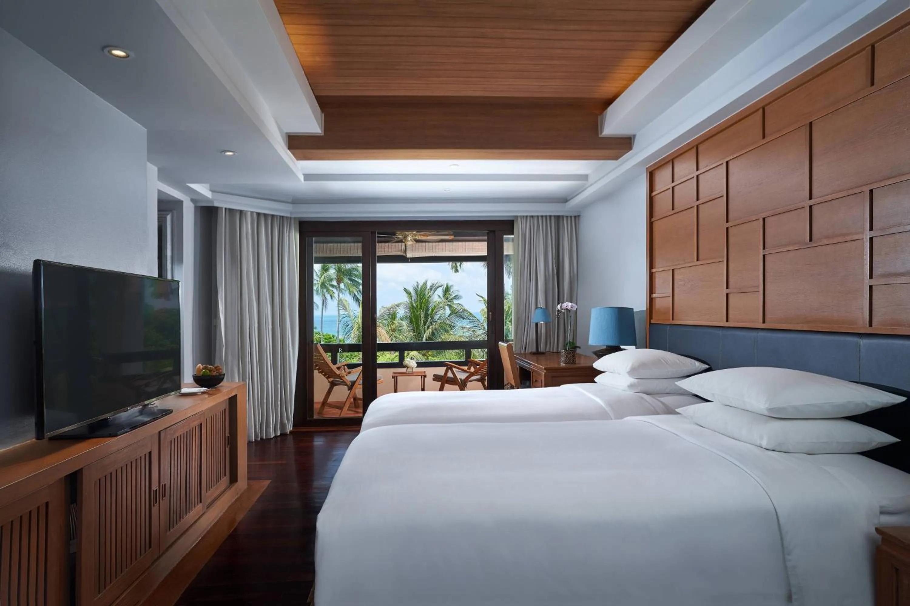Photo of the whole room, Bed in Renaissance Koh Samui Resort & Spa