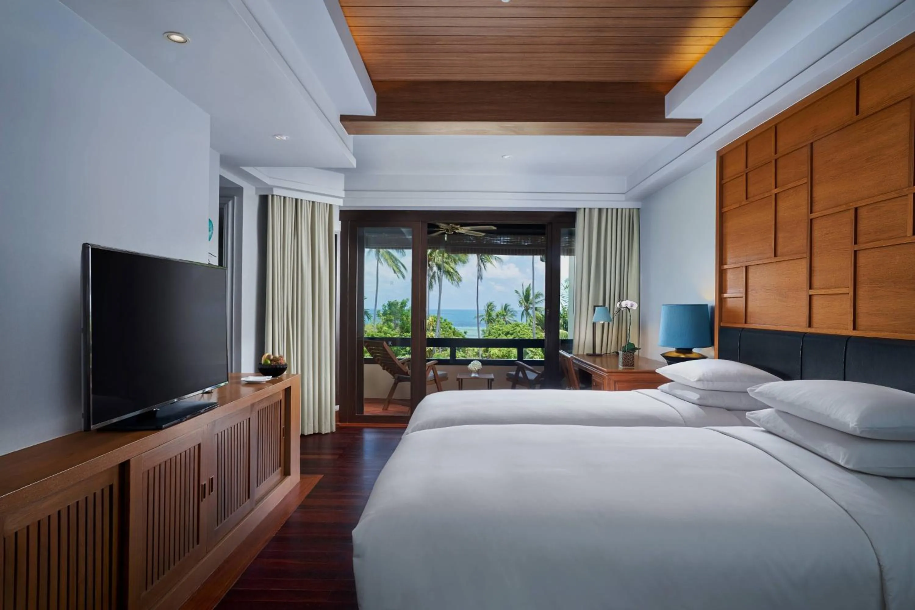 Photo of the whole room, Bed in Renaissance Koh Samui Resort & Spa