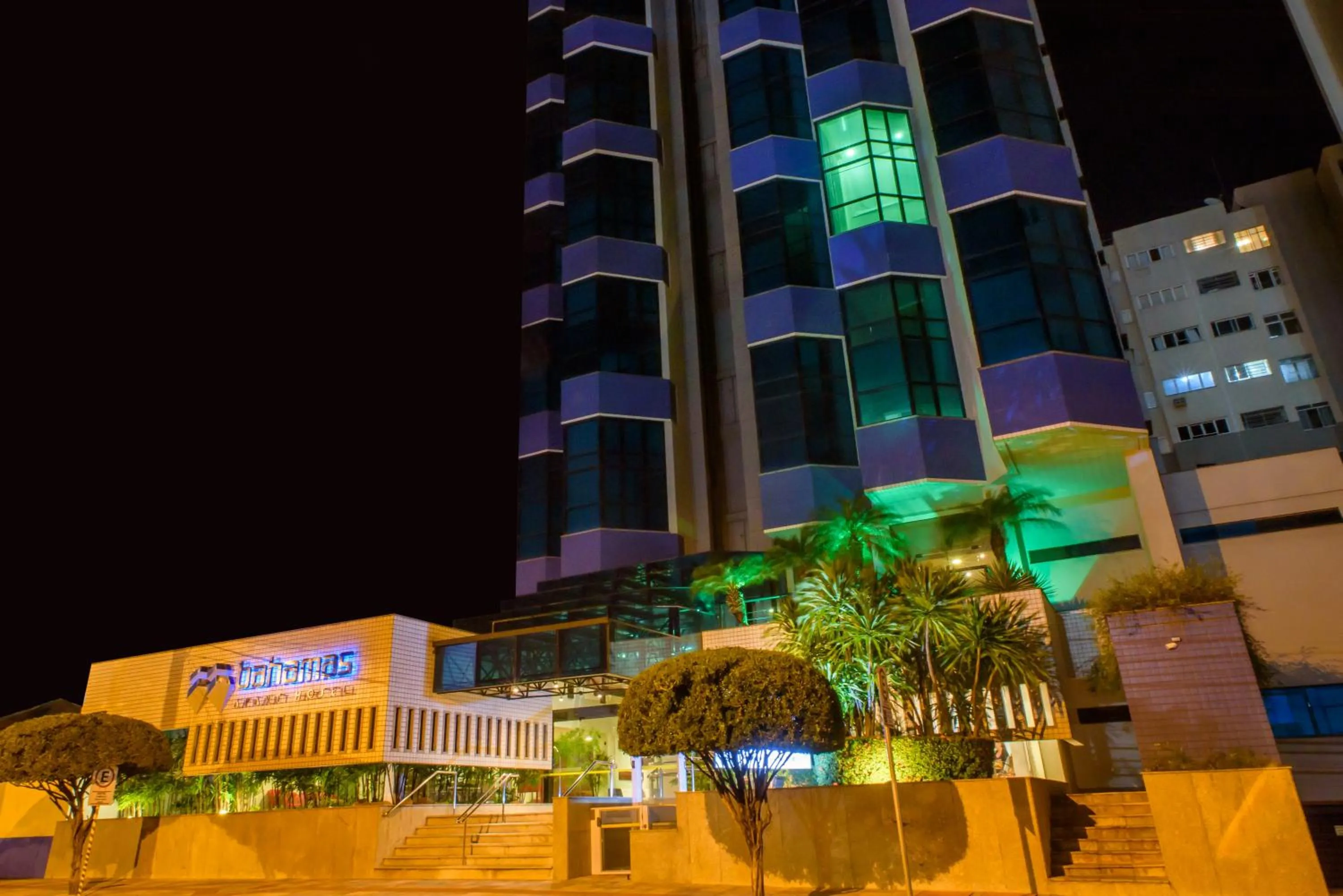 Property building in Bahamas Duplex by WS