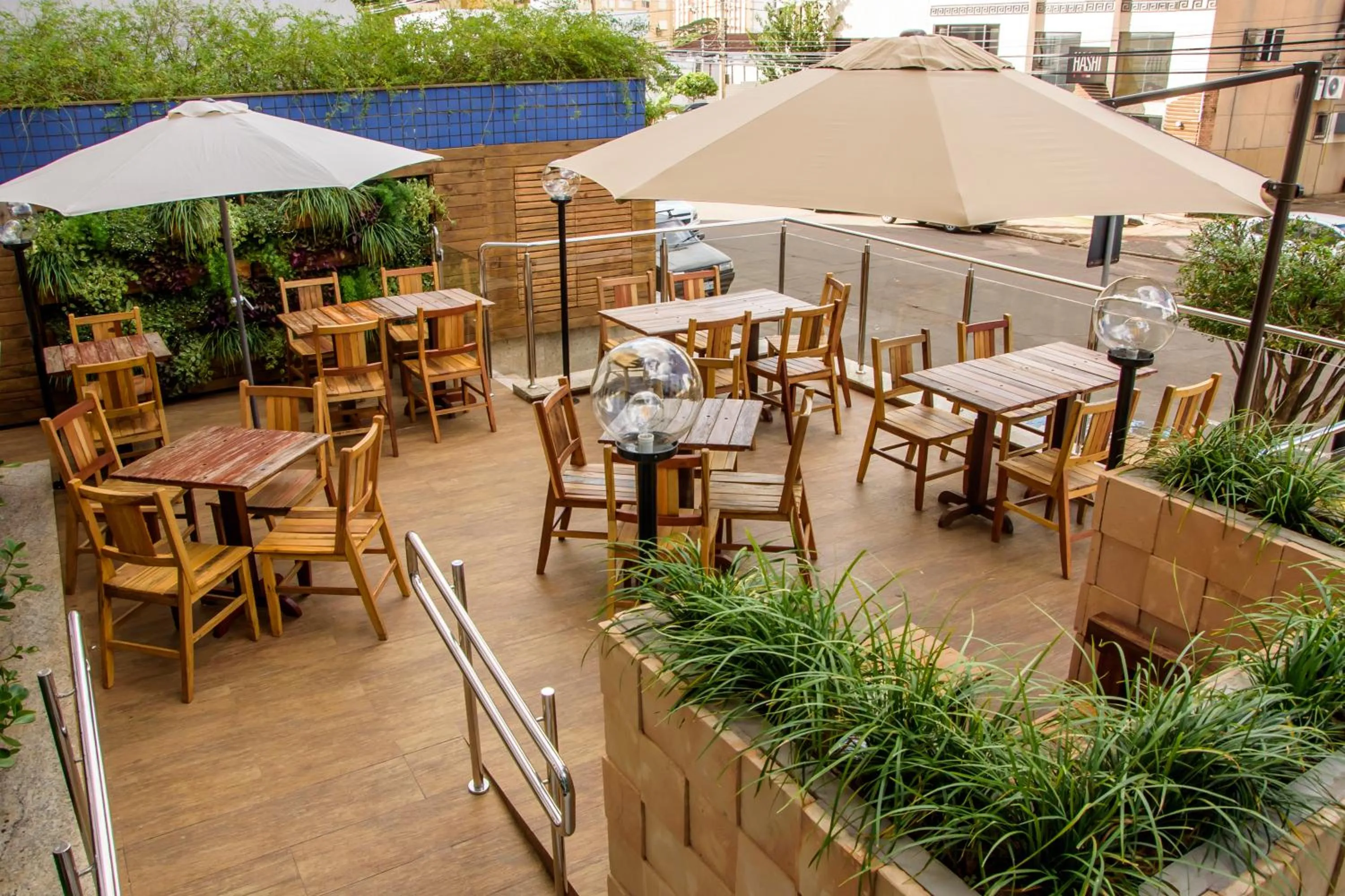 Lounge or bar in Bahamas Duplex by WS