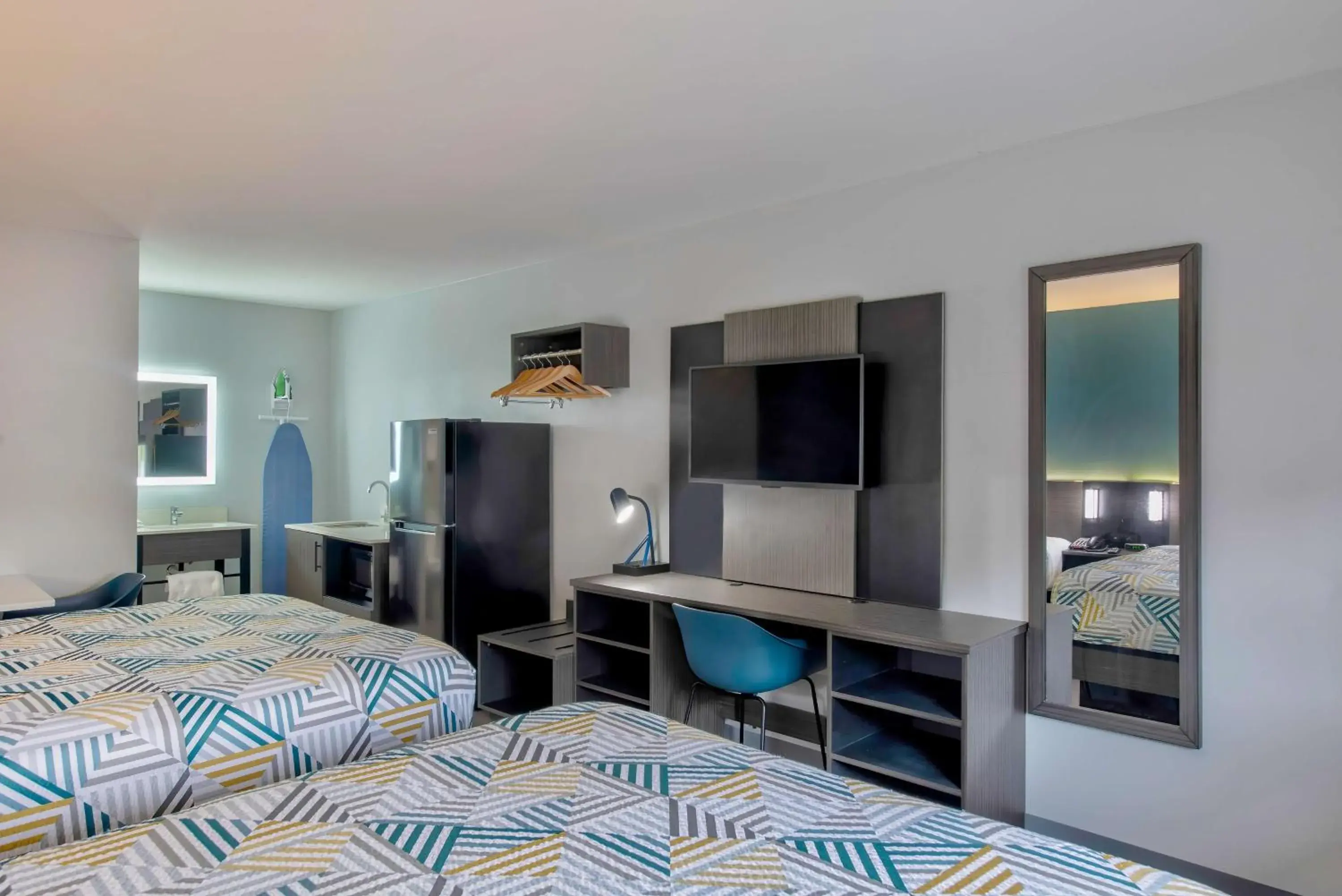 TV and multimedia, Bed in Studio 6 Jackson MS I 55 TV and multimedia, Bed in Studio 6 Jackson MS I 55