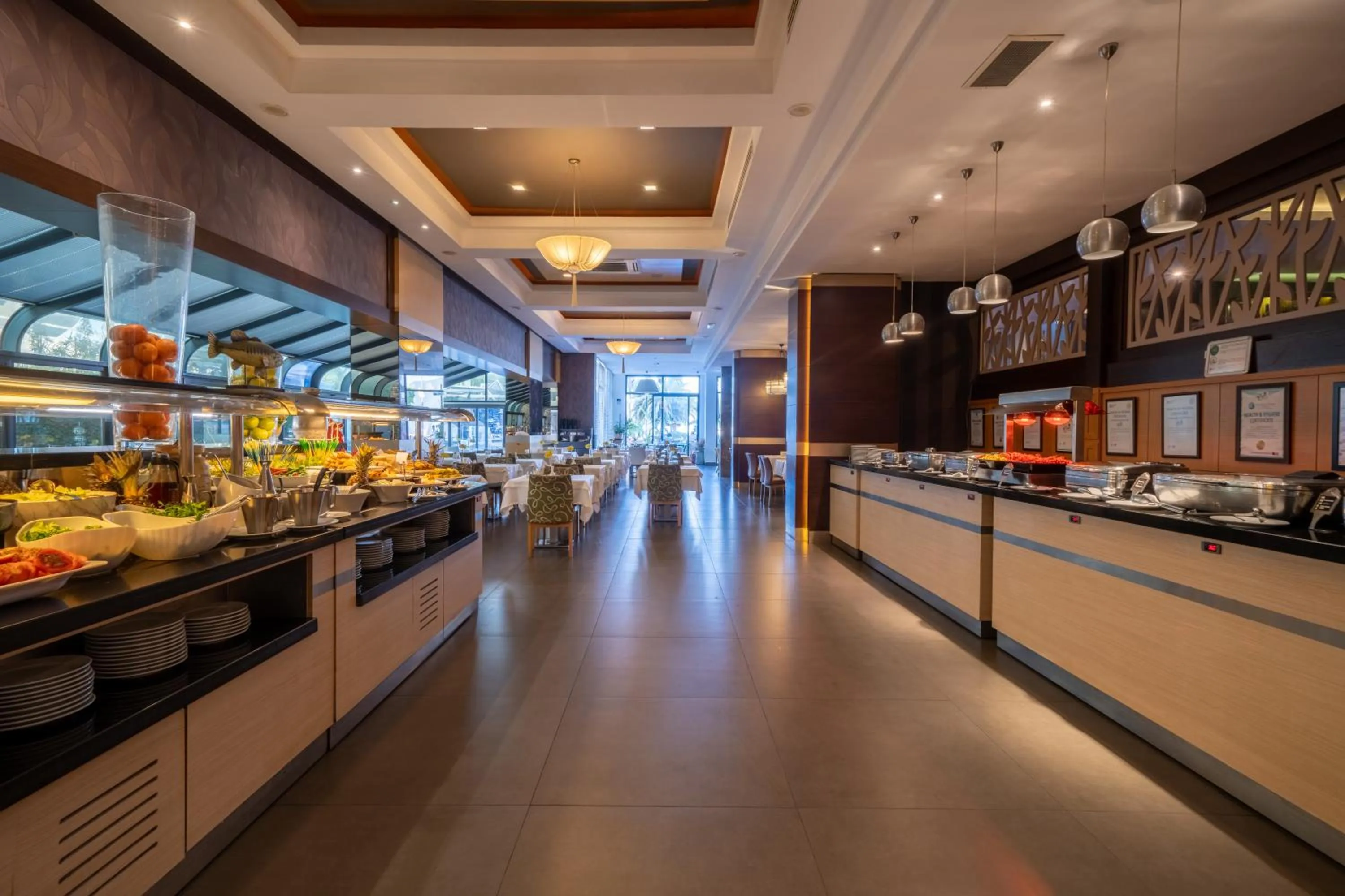 Restaurant/places to eat in Cettia Beach Resort