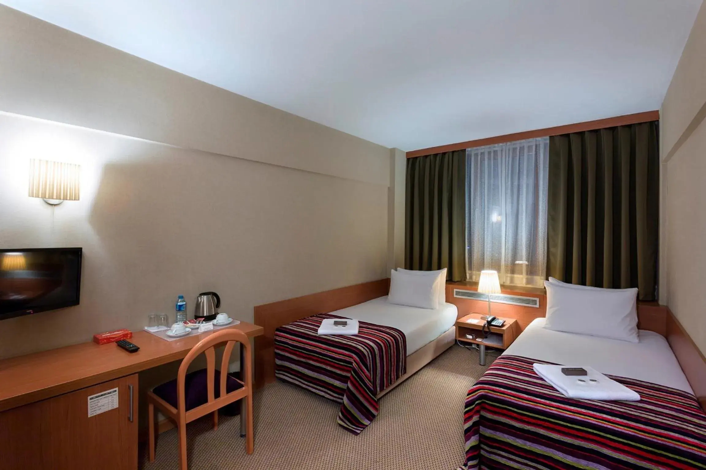 Standard Double or Twin Room in Kent Hotel Standard Double or Twin Room in Kent Hotel