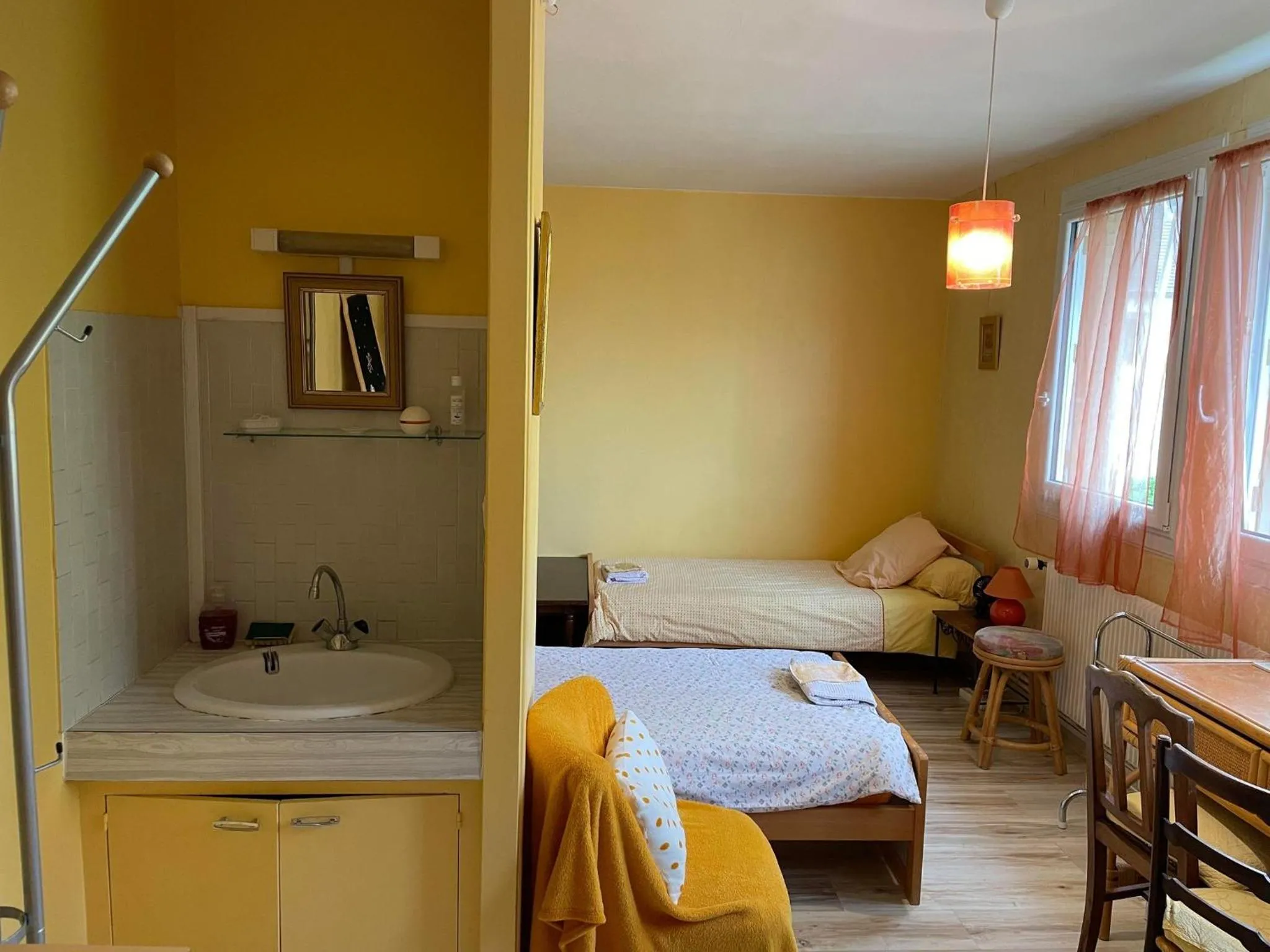 Triple Room with Shared Bathroom in Maison Saint Louis