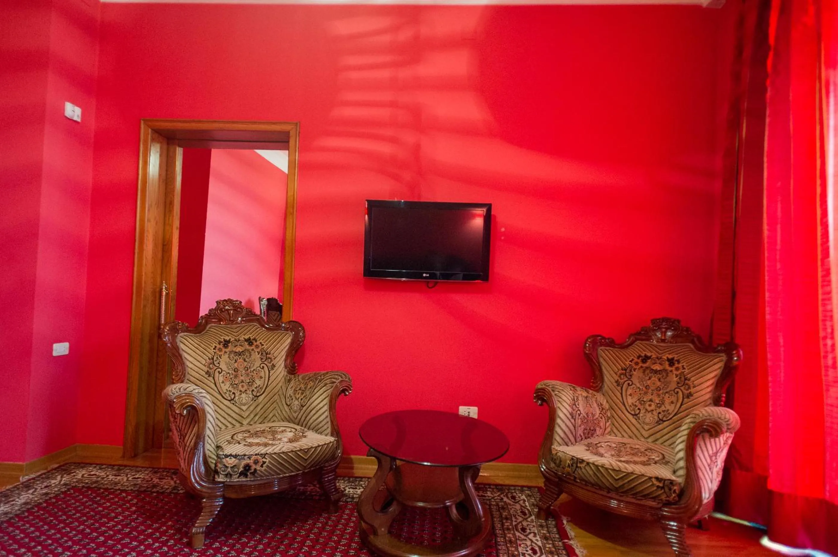Photo of the whole room in hotel amber