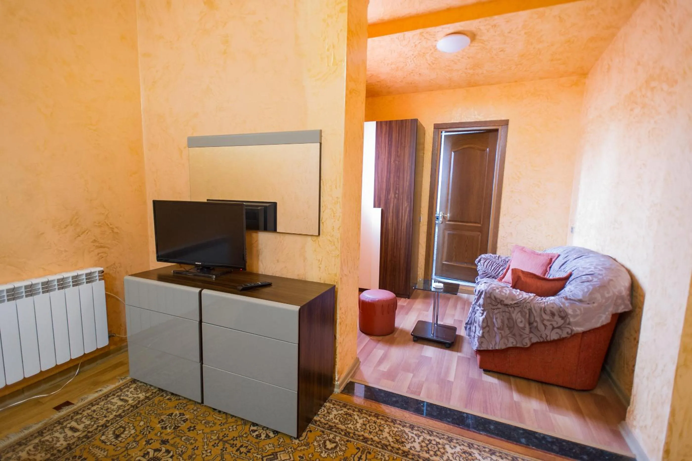 Photo of the whole room in hotel amber