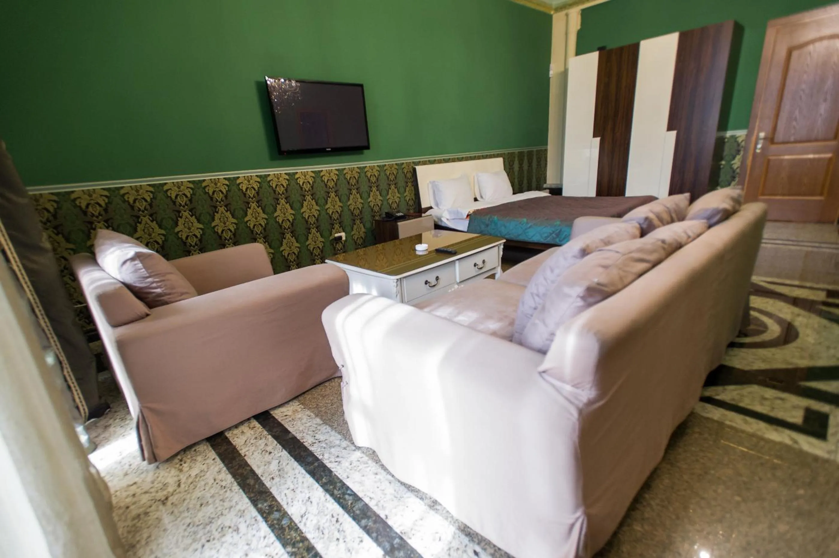 Photo of the whole room in hotel amber