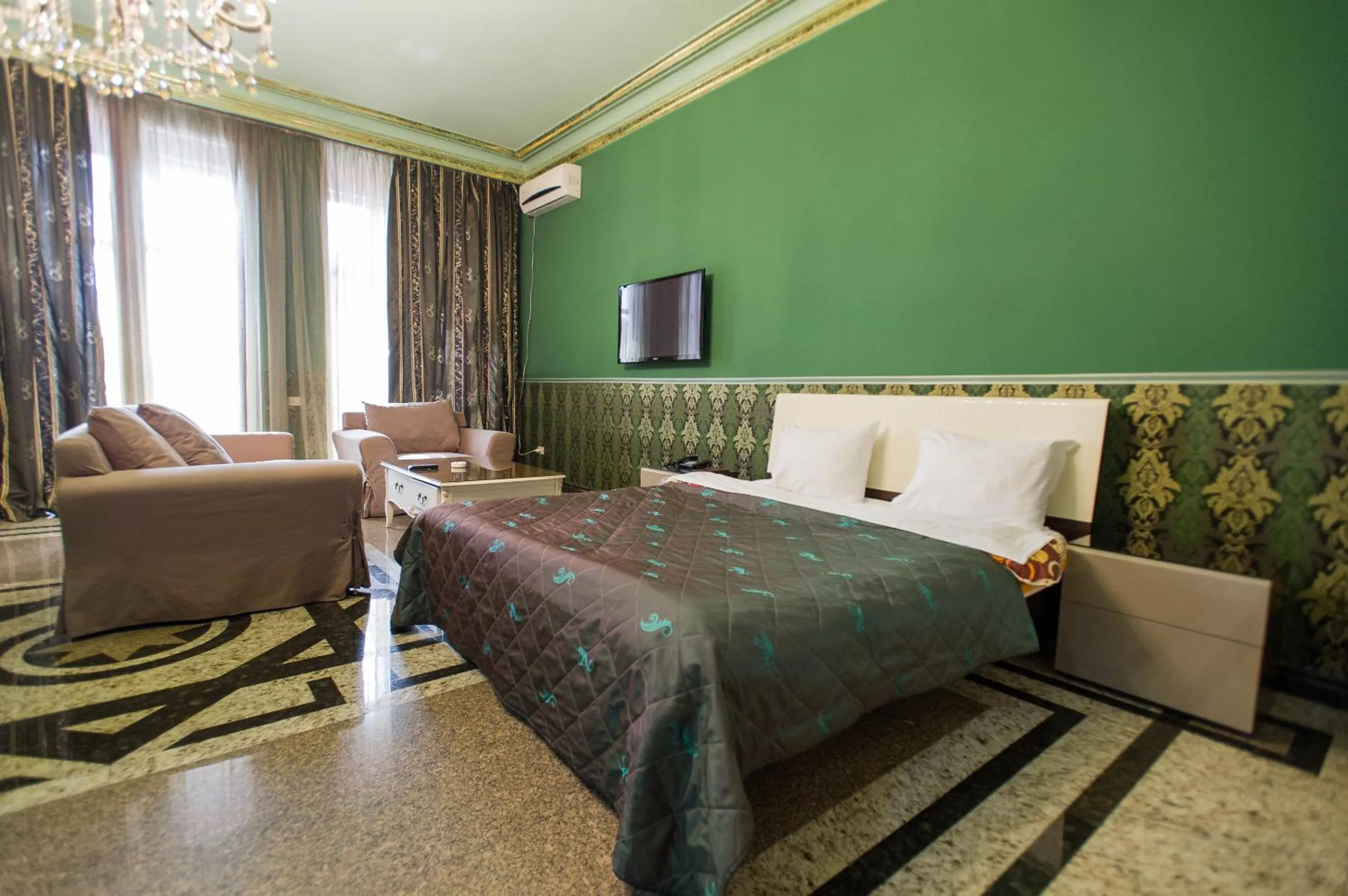 Photo of the whole room, Bed in hotel amber