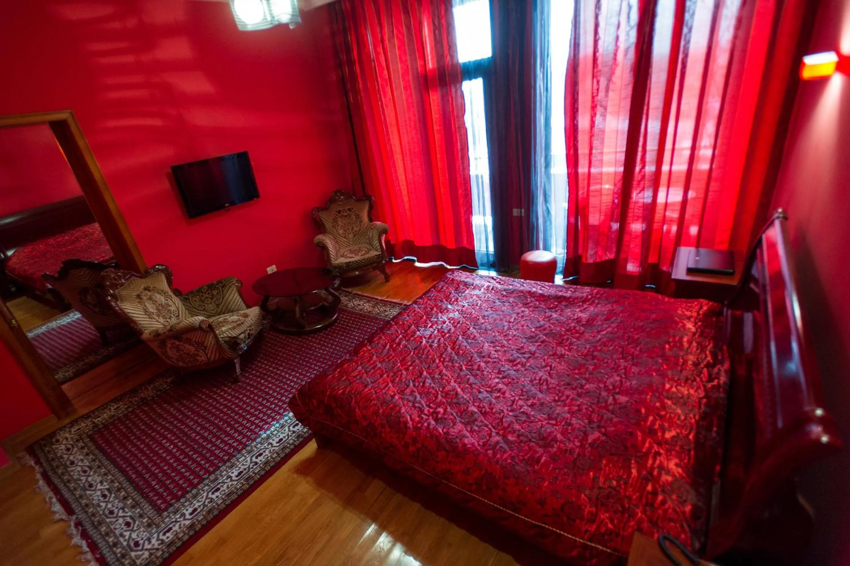 Photo of the whole room, Bed in hotel amber