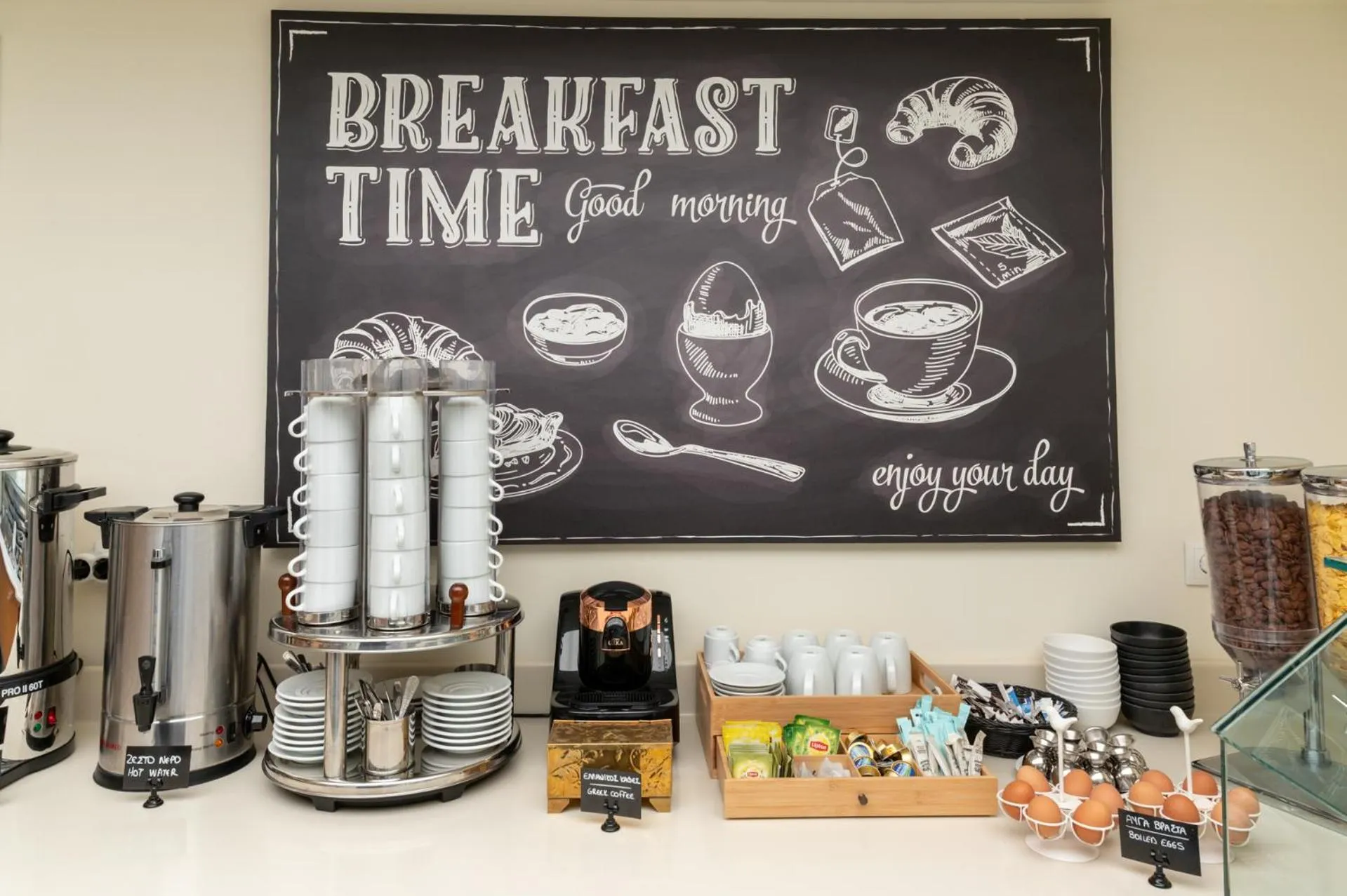 Coffee/tea facilities in Hotel Hermes