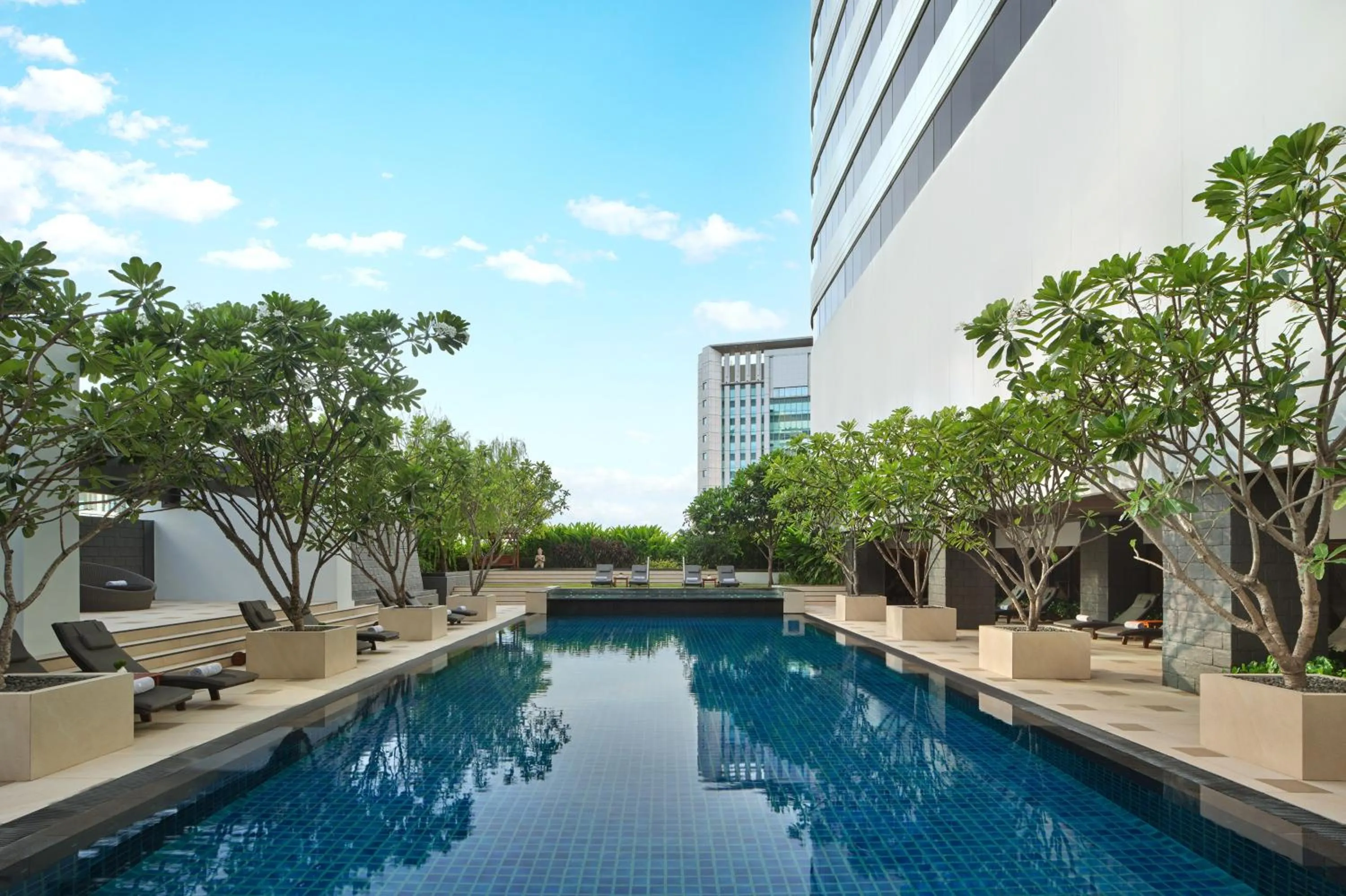 Swimming pool in JW Marriott Hotel Bangkok